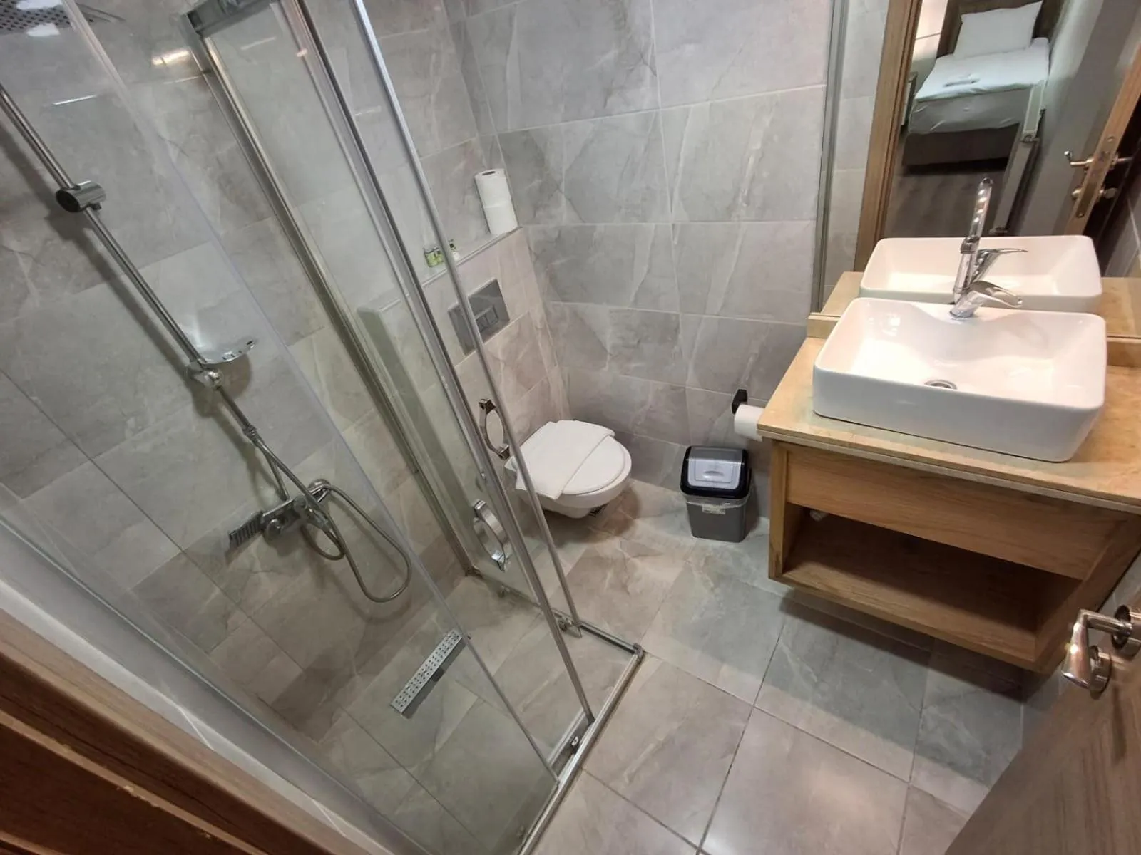 Shower in Beşiktaş Guest House