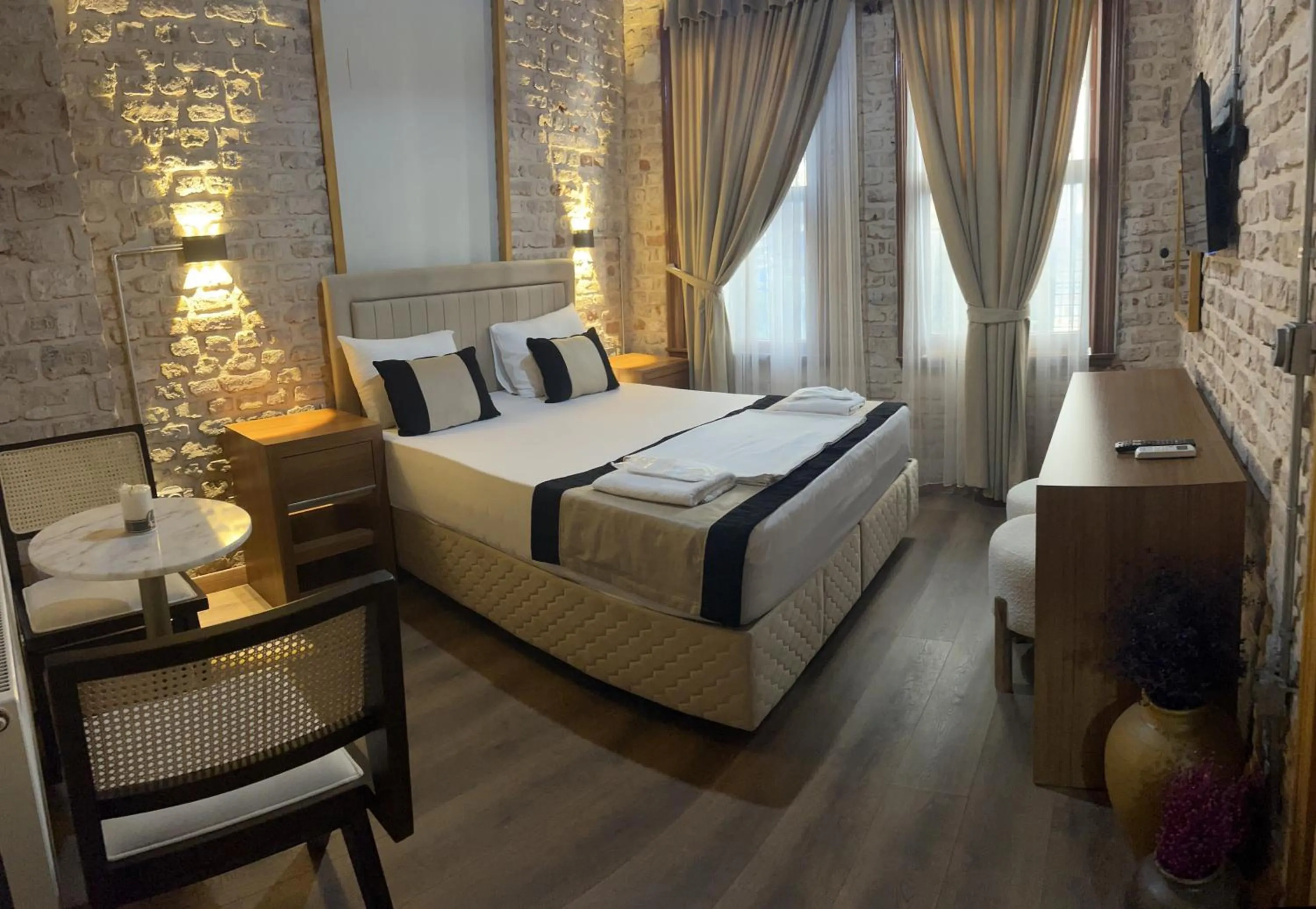 Photo of the whole room, Bed in Beşiktaş Guest House