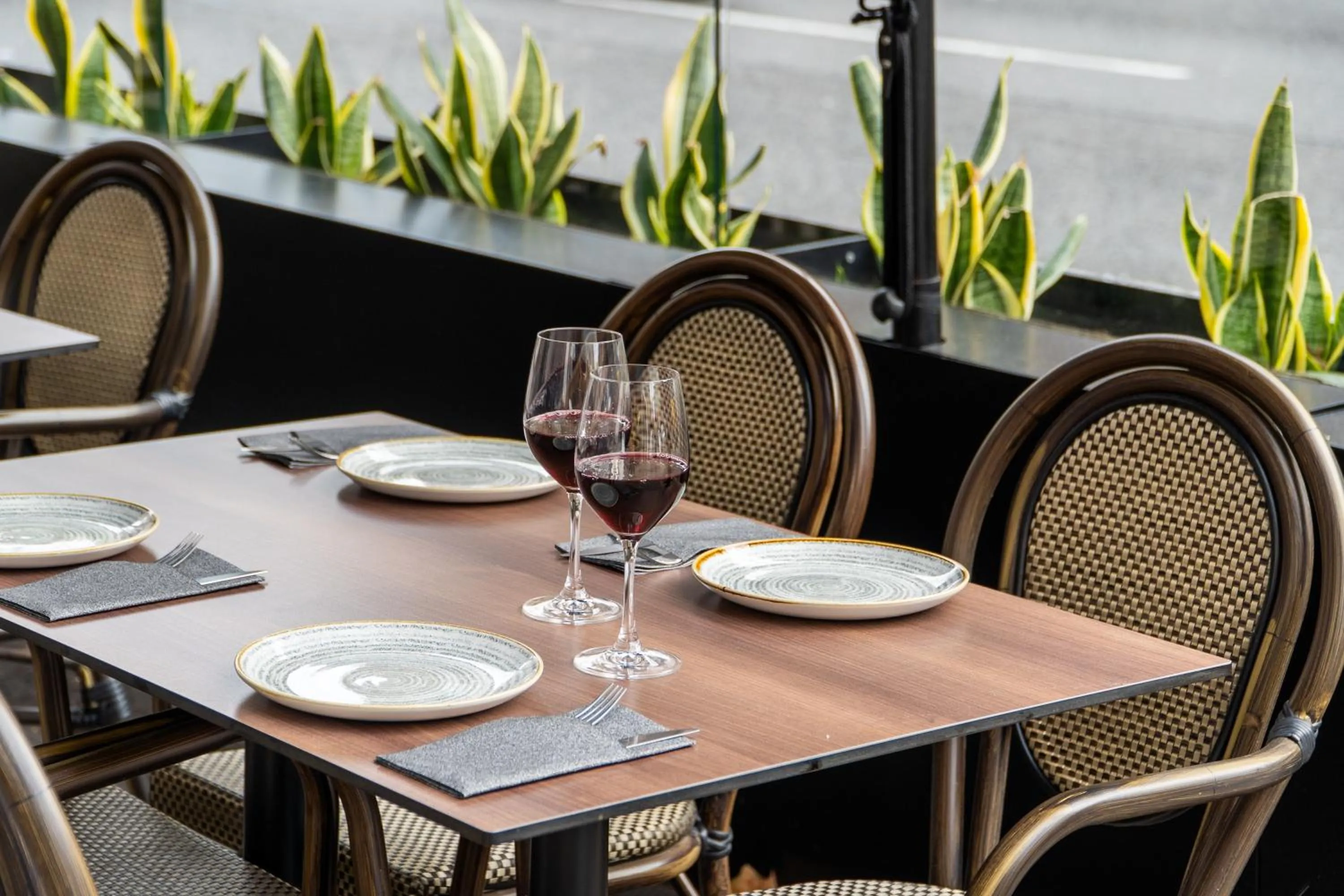 Restaurant/places to eat in Sunotel Aston