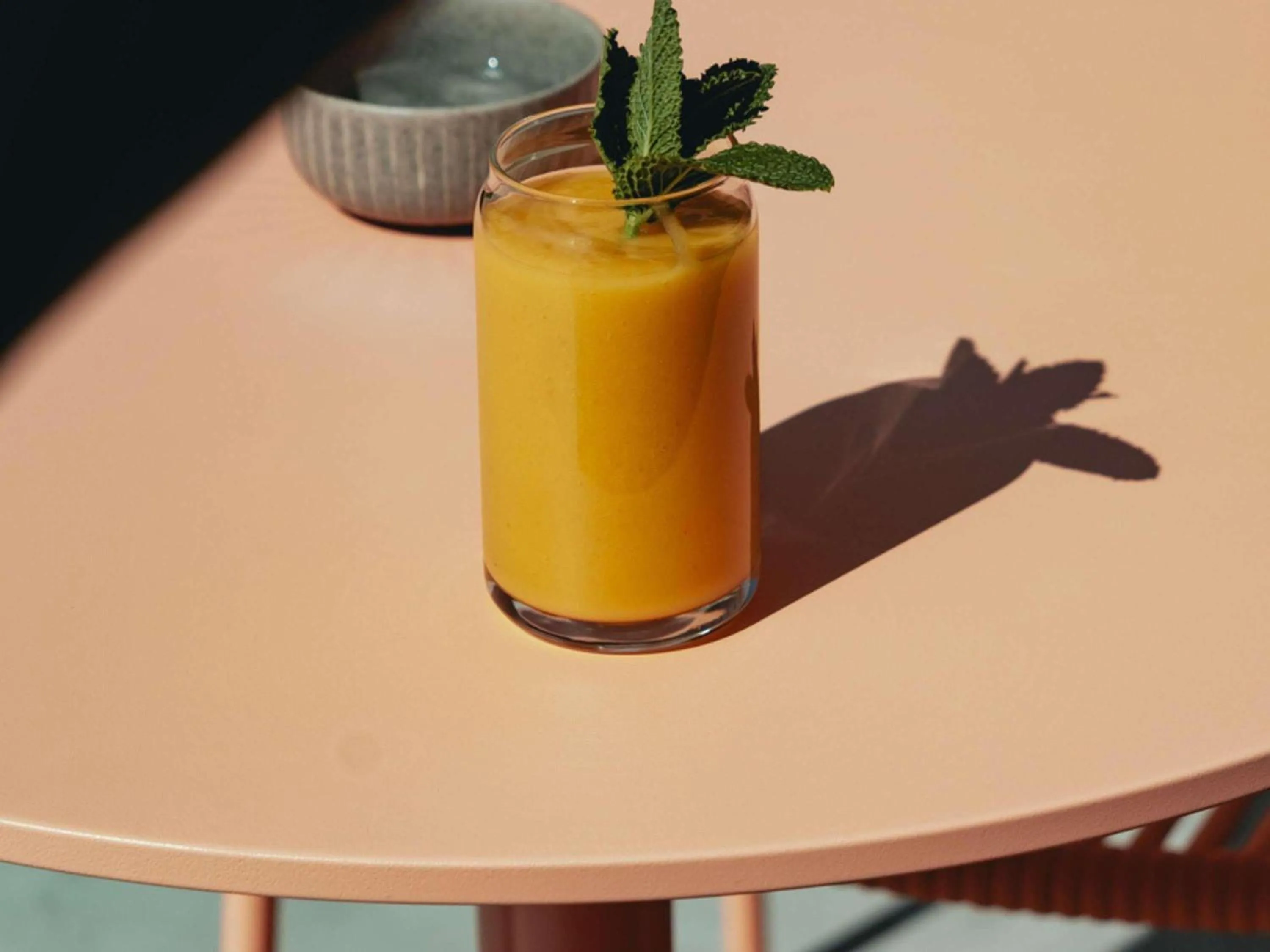 Lounge or bar in Novotel Valencia Lavant