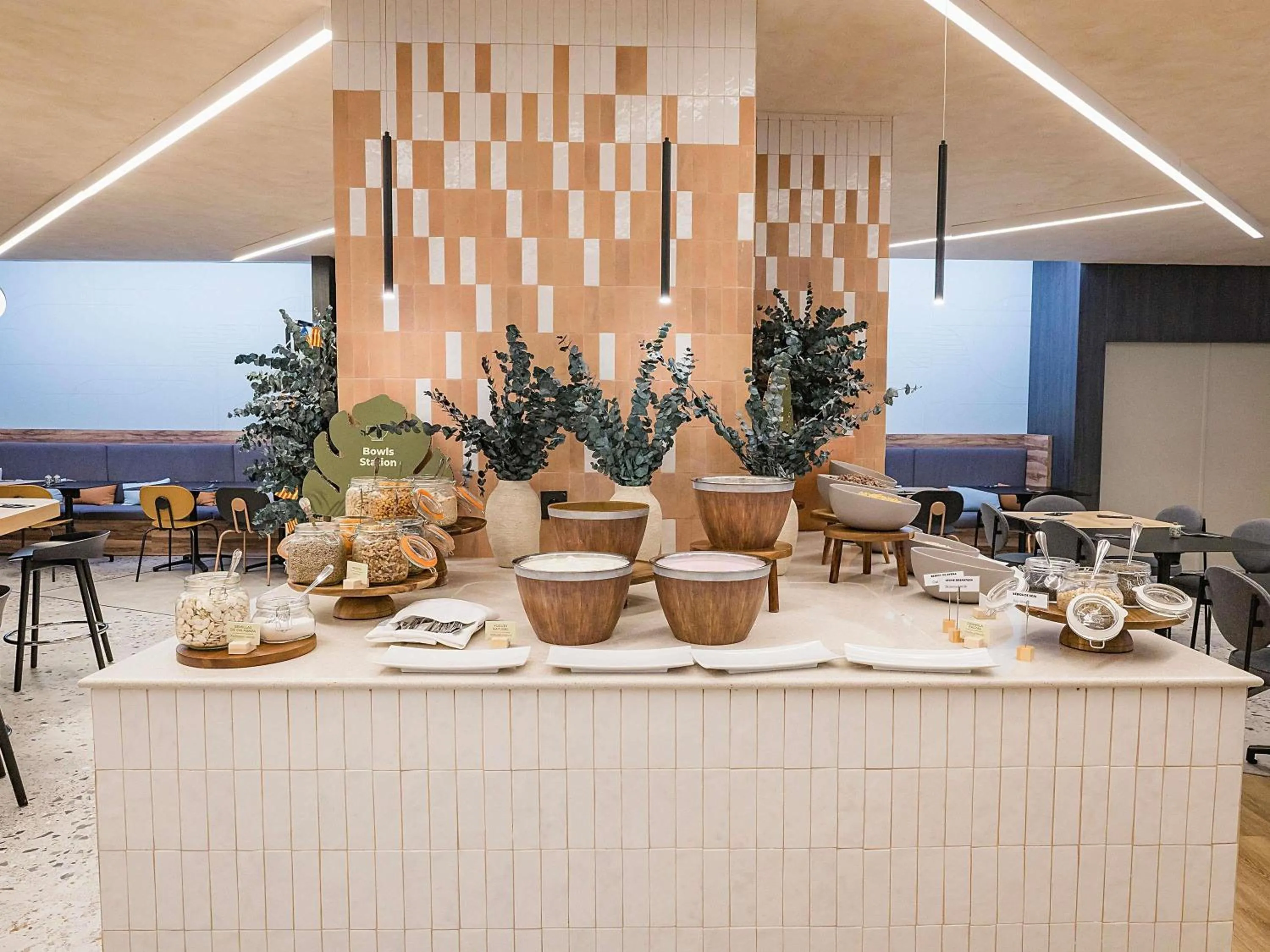 Breakfast in Novotel Valencia Lavant