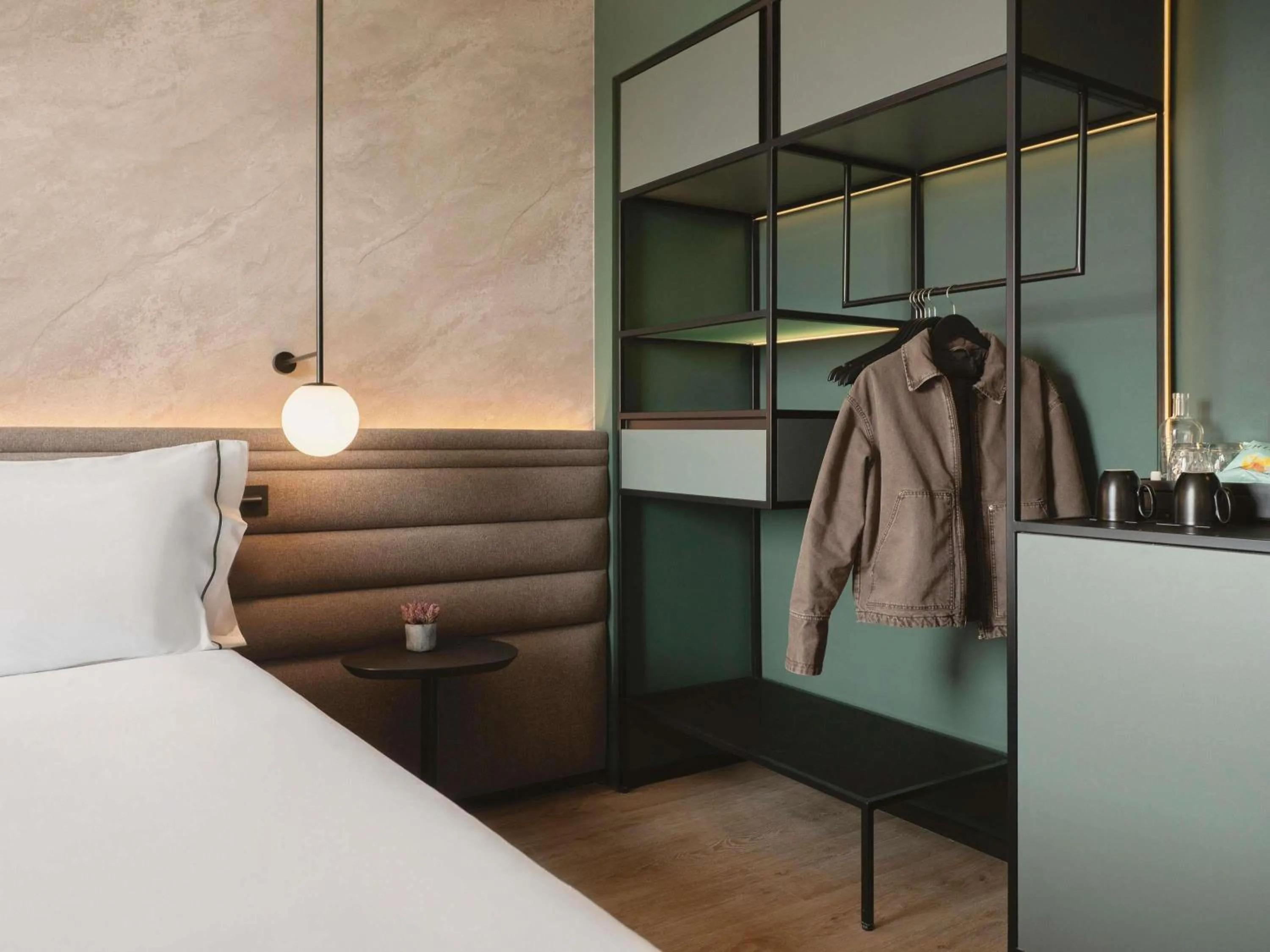 Bedroom, Bed in Novotel Valencia Lavant