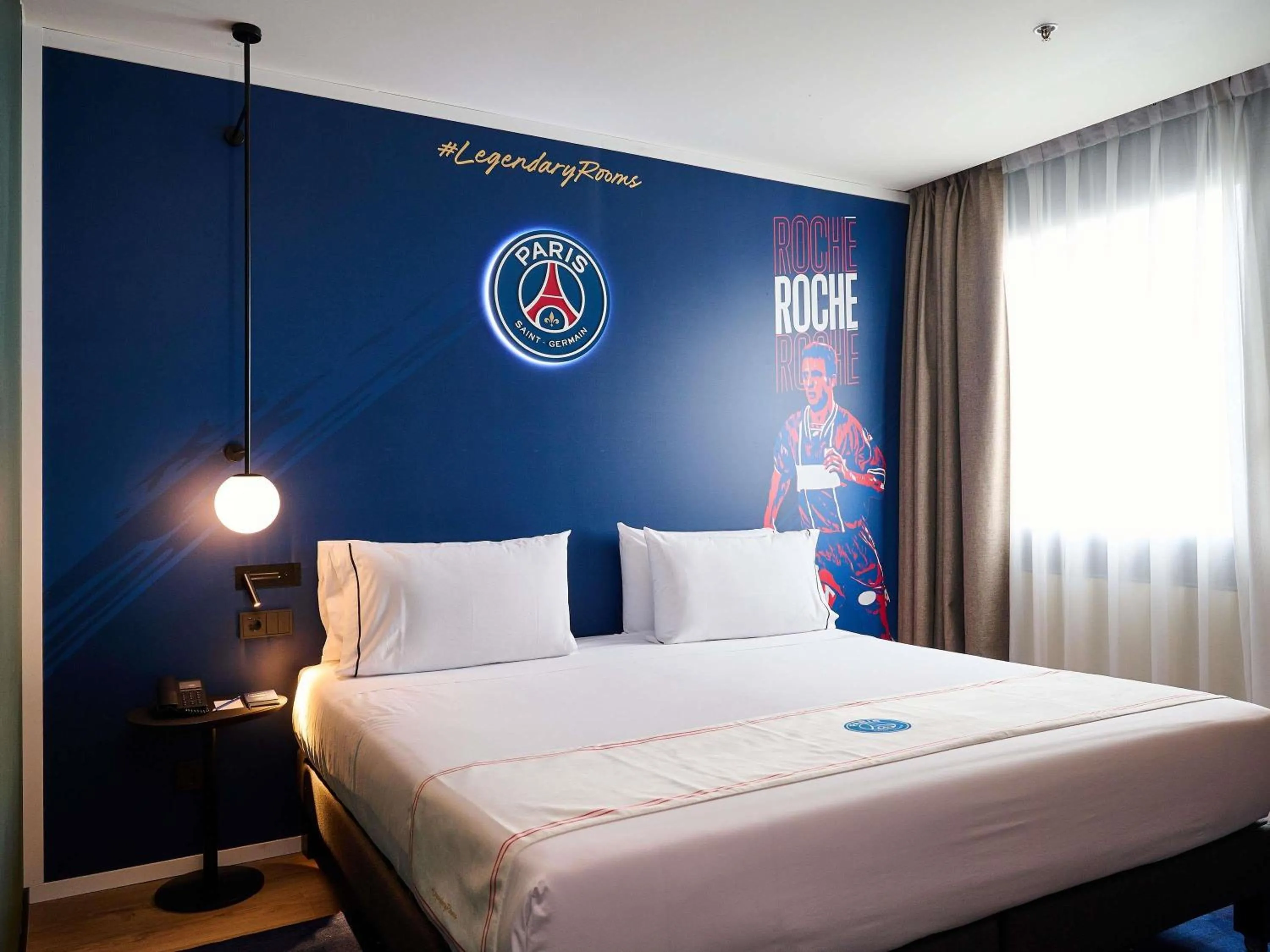 Bedroom, Bed in Novotel Valencia Lavant