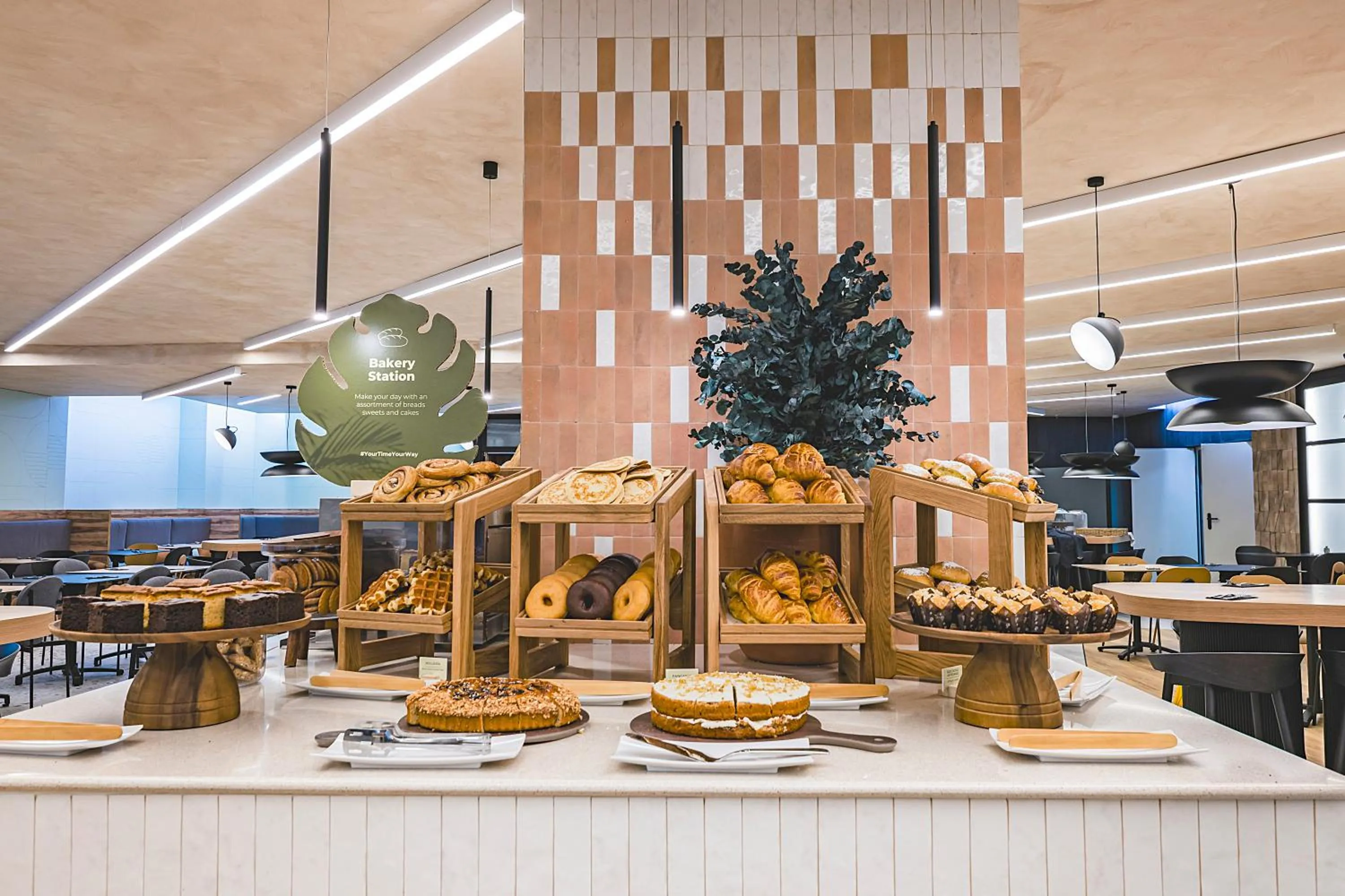 Breakfast in Novotel Valencia Lavant