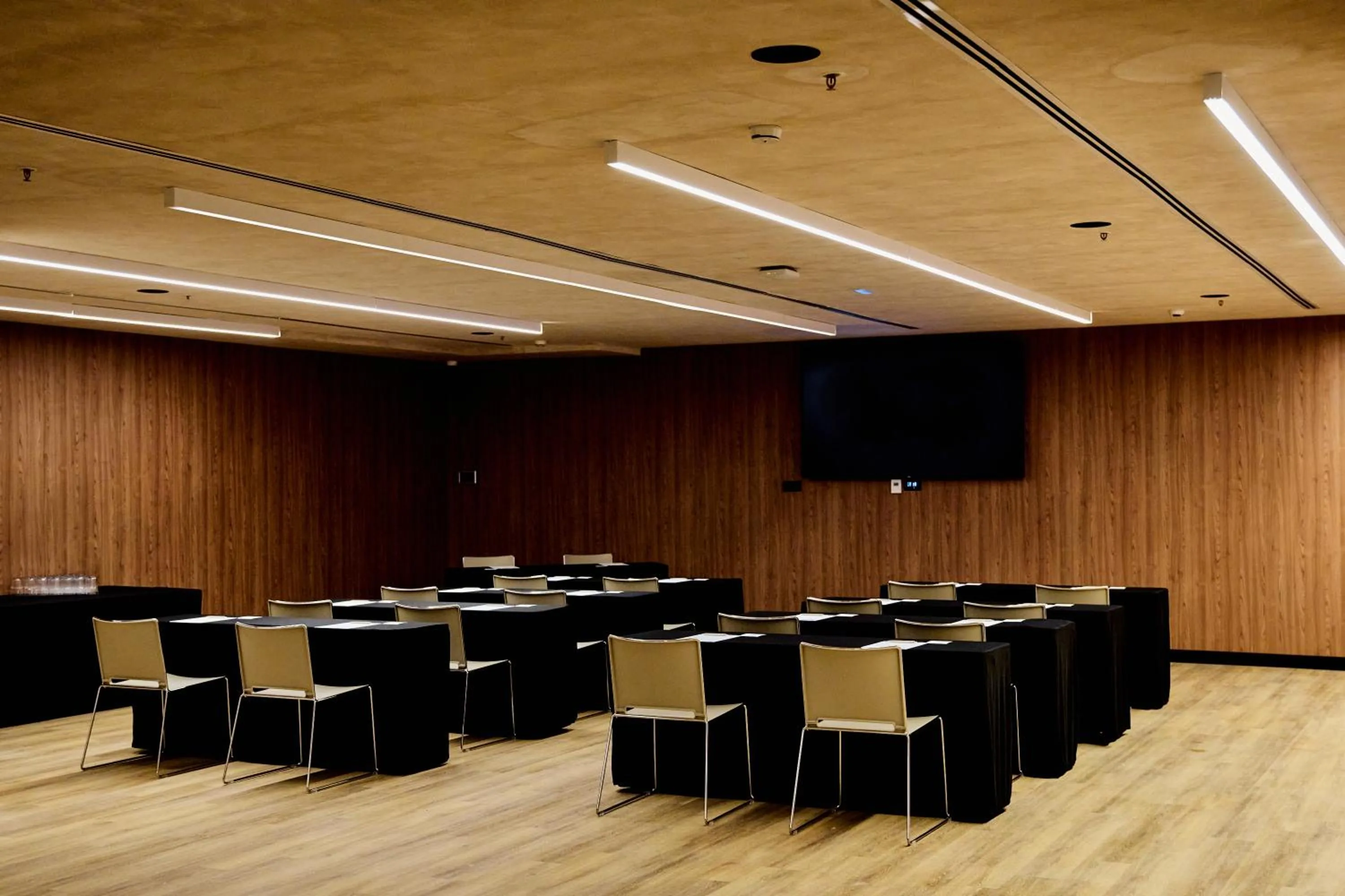 Meeting/conference room in Novotel Valencia Lavant