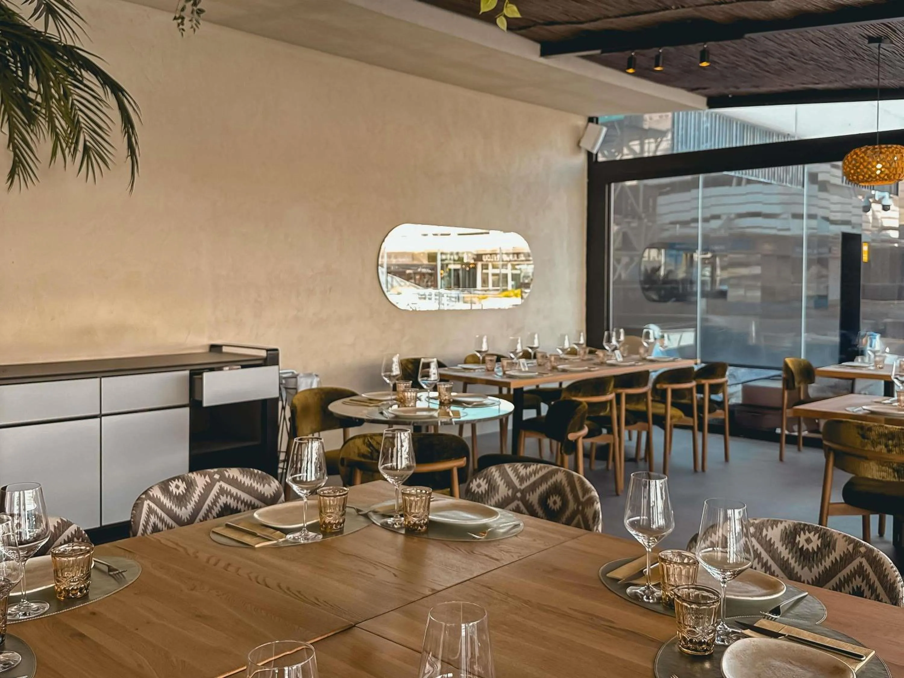 Restaurant/places to eat in Novotel Valencia Lavant