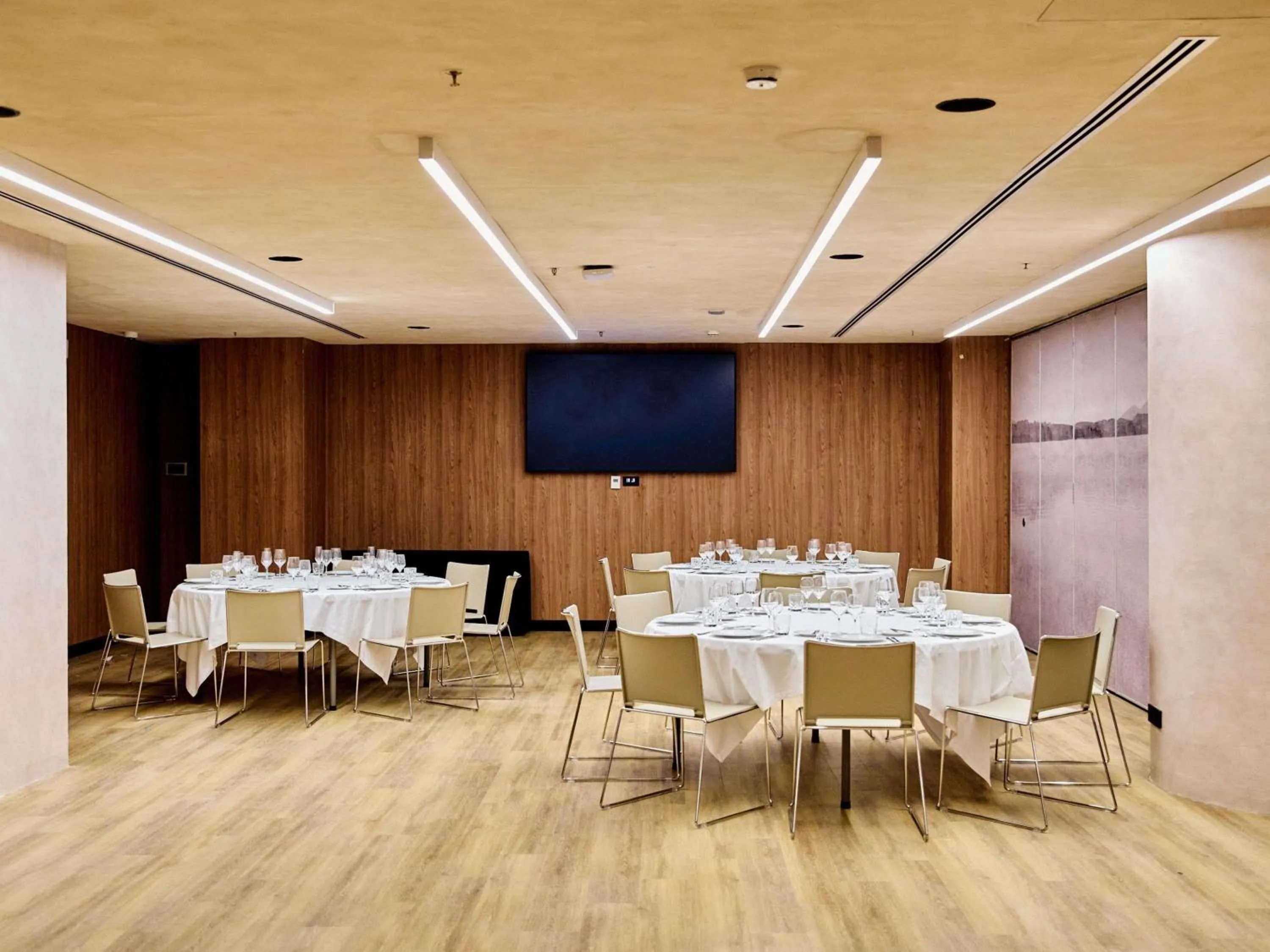 Meeting/conference room in Novotel Valencia Lavant
