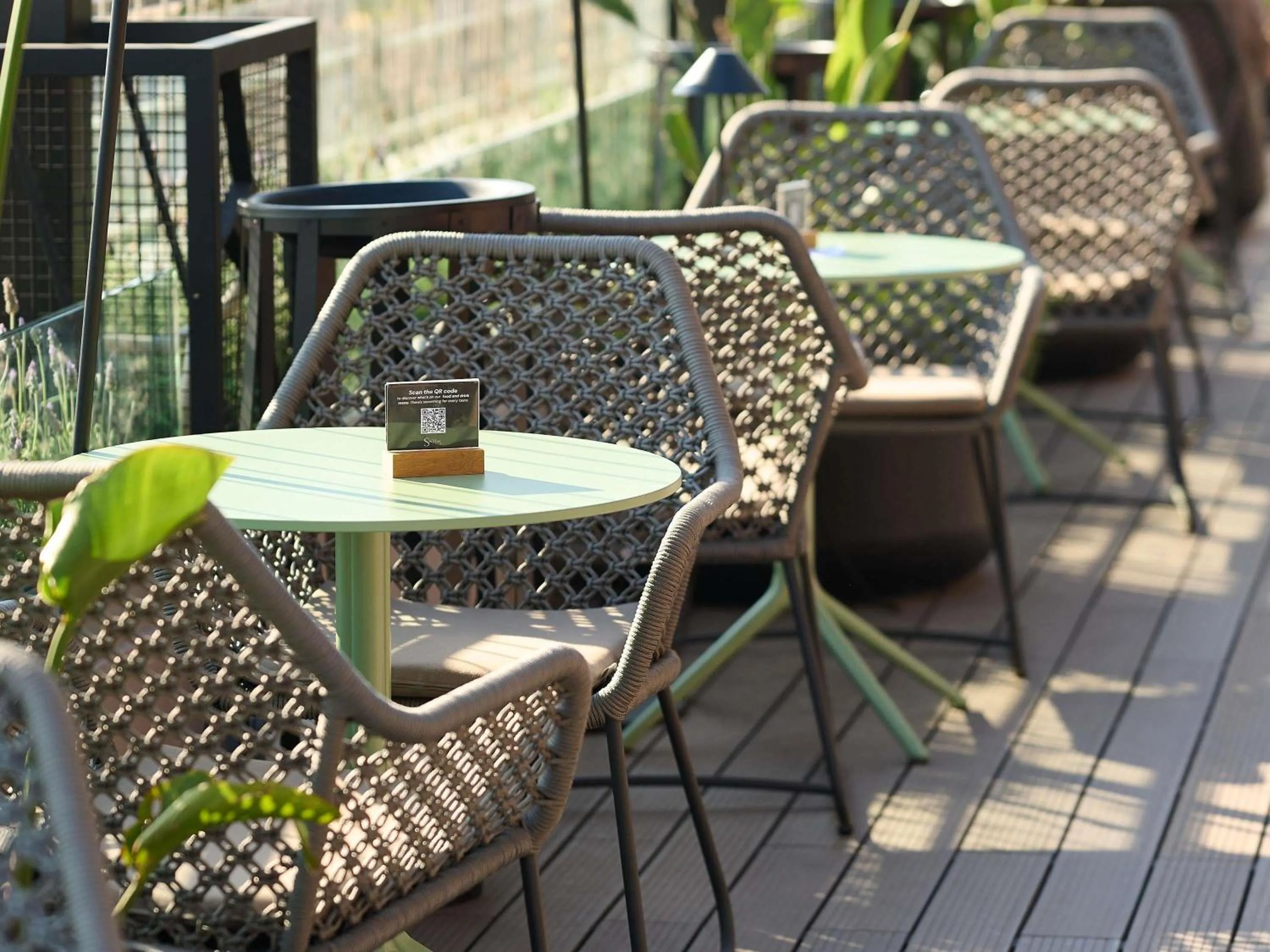 Lounge or bar in Novotel Valencia Lavant