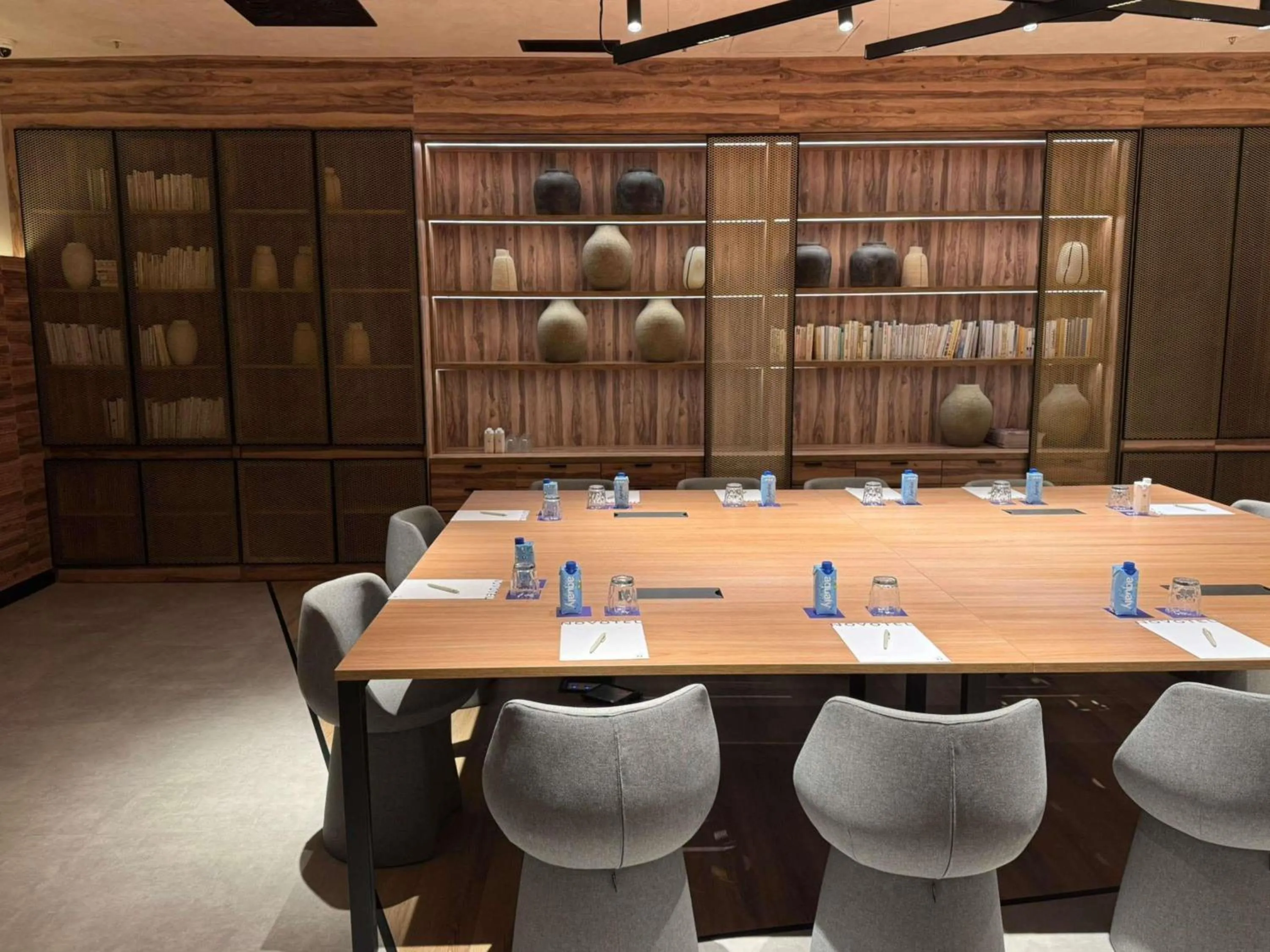 Meeting/conference room in Novotel Valencia Lavant