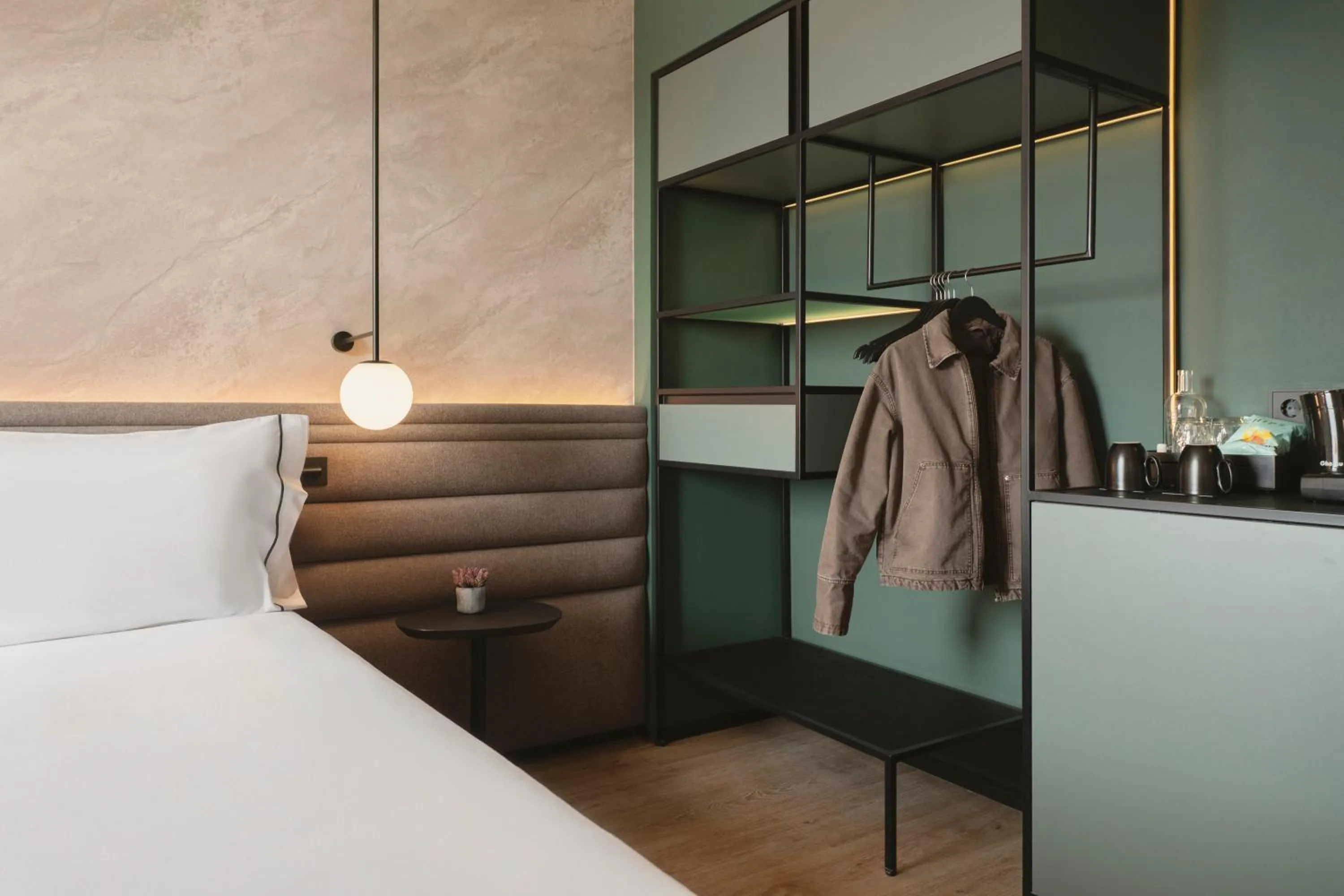 Bed in Novotel Valencia Lavant