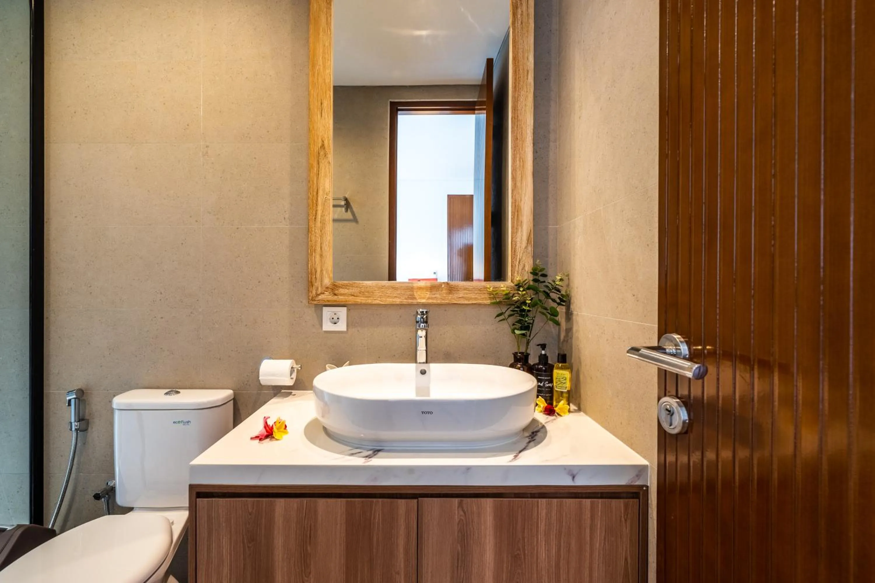 Toilet in Feya Living Villa by Betterplace