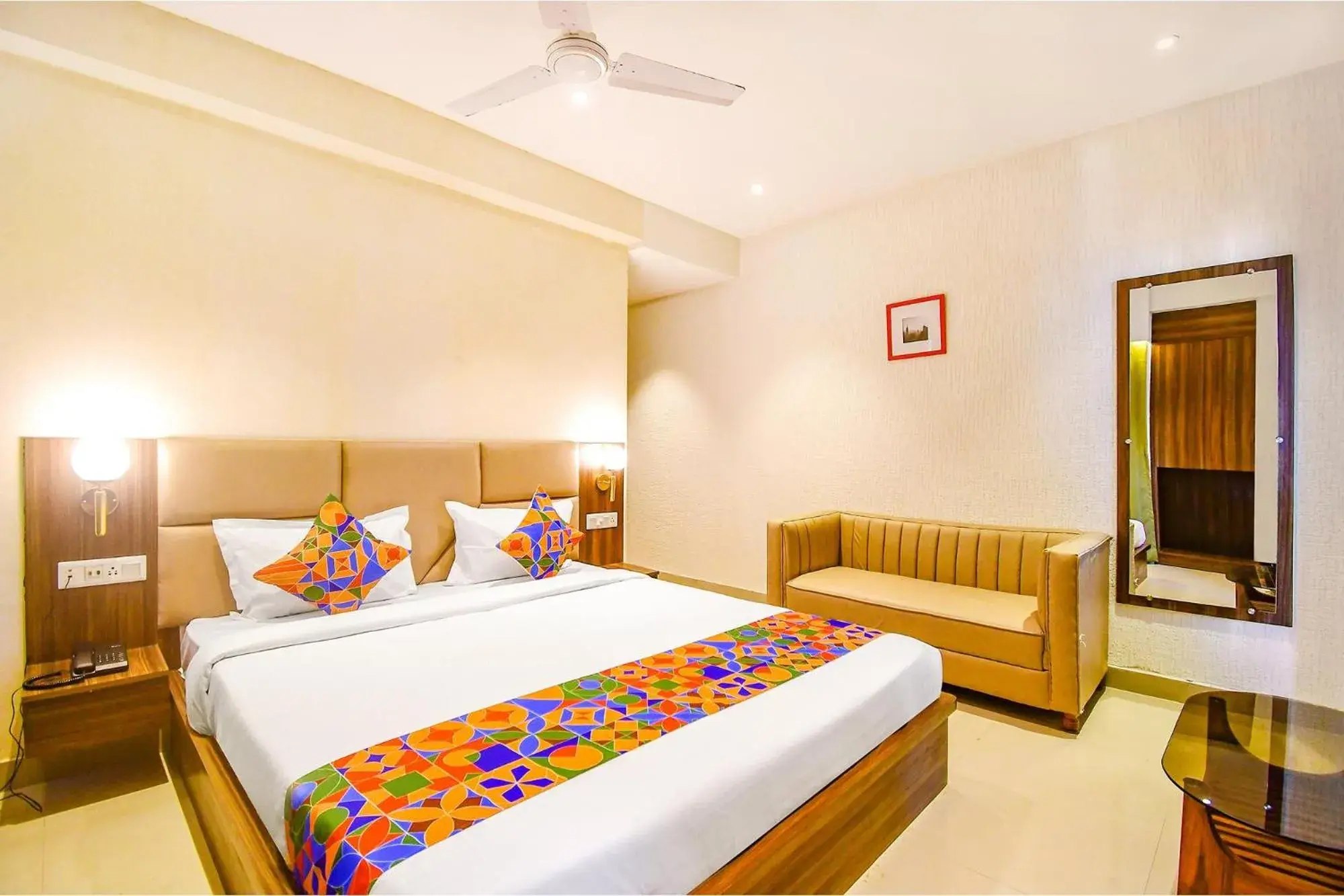 Bed in Super Townhouse Oak Hotel Lake View Royal Near Science City Bed in Super Townhouse Oak Hotel Lake View Royal Near Science City