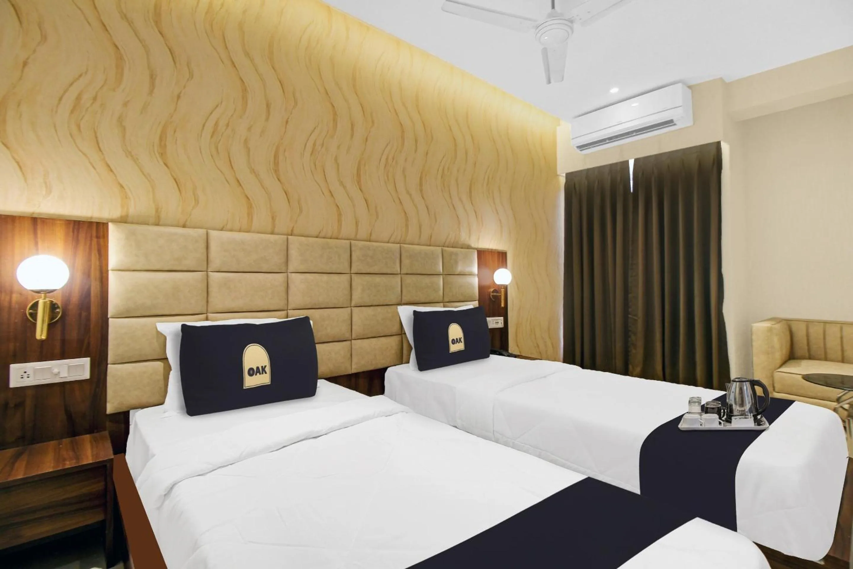 Facade/entrance, Bed in FabHotel Lake View I