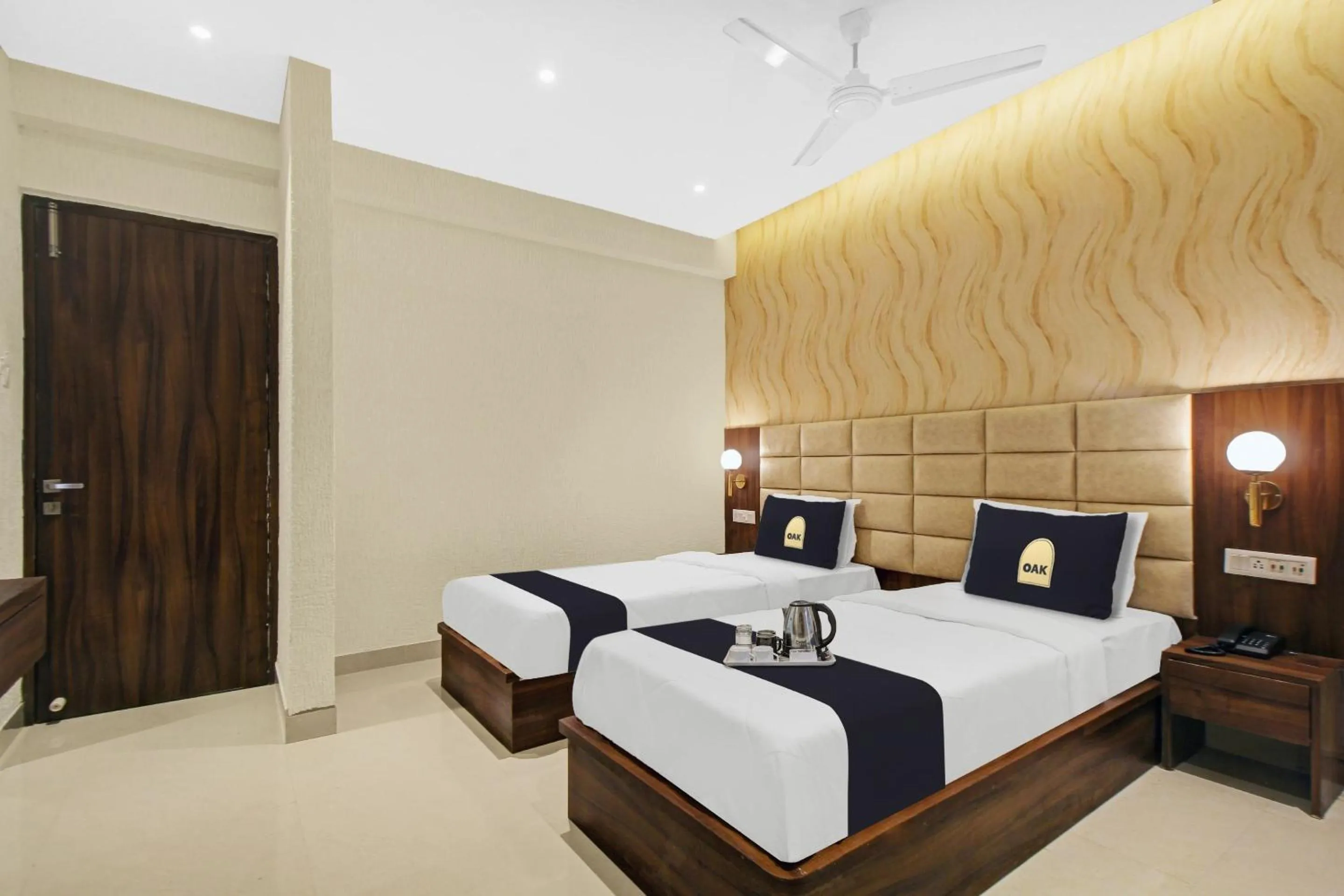 Bedroom, Bed in FabHotel Lake View I