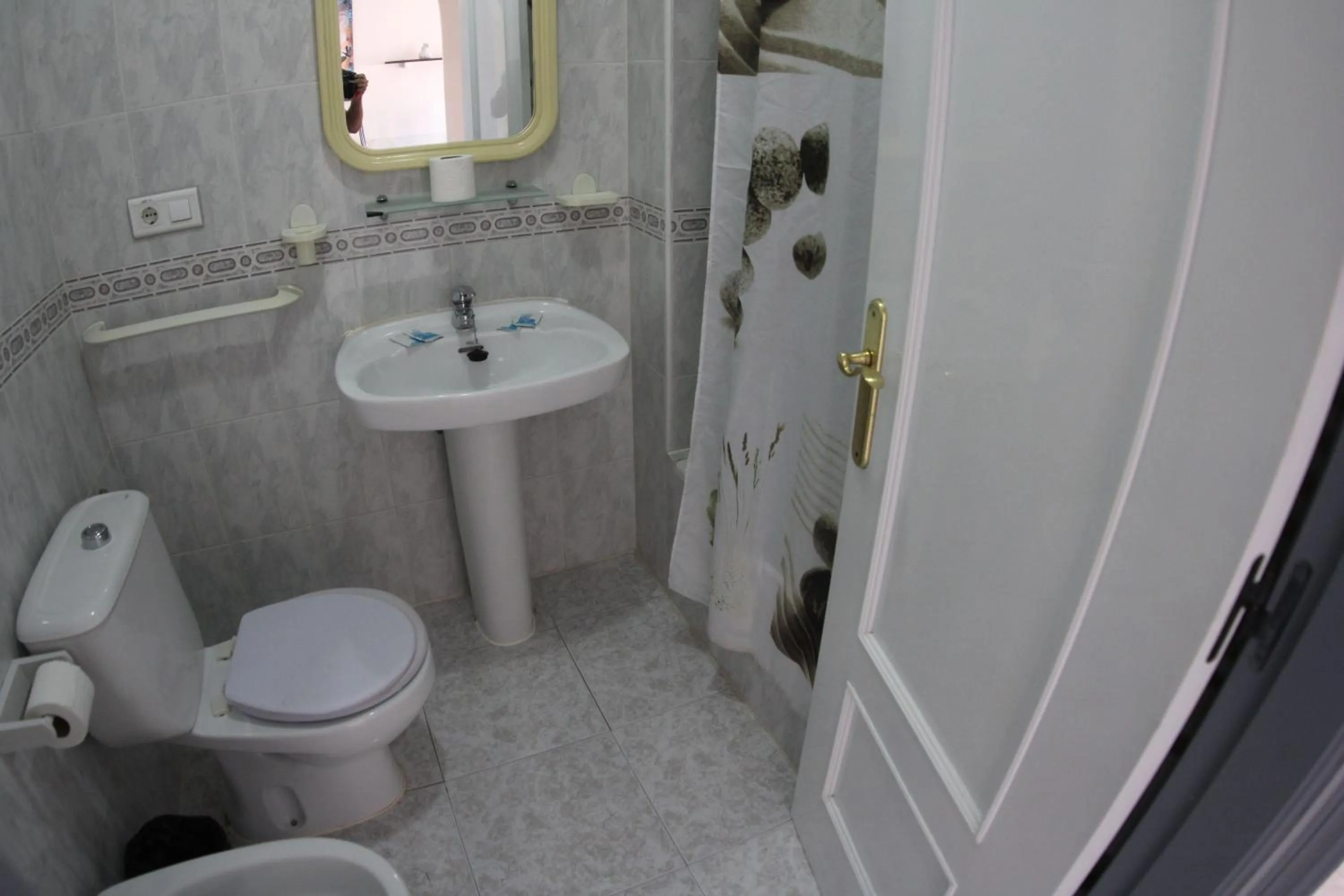 Shower in Apartamentos Marina Internacional