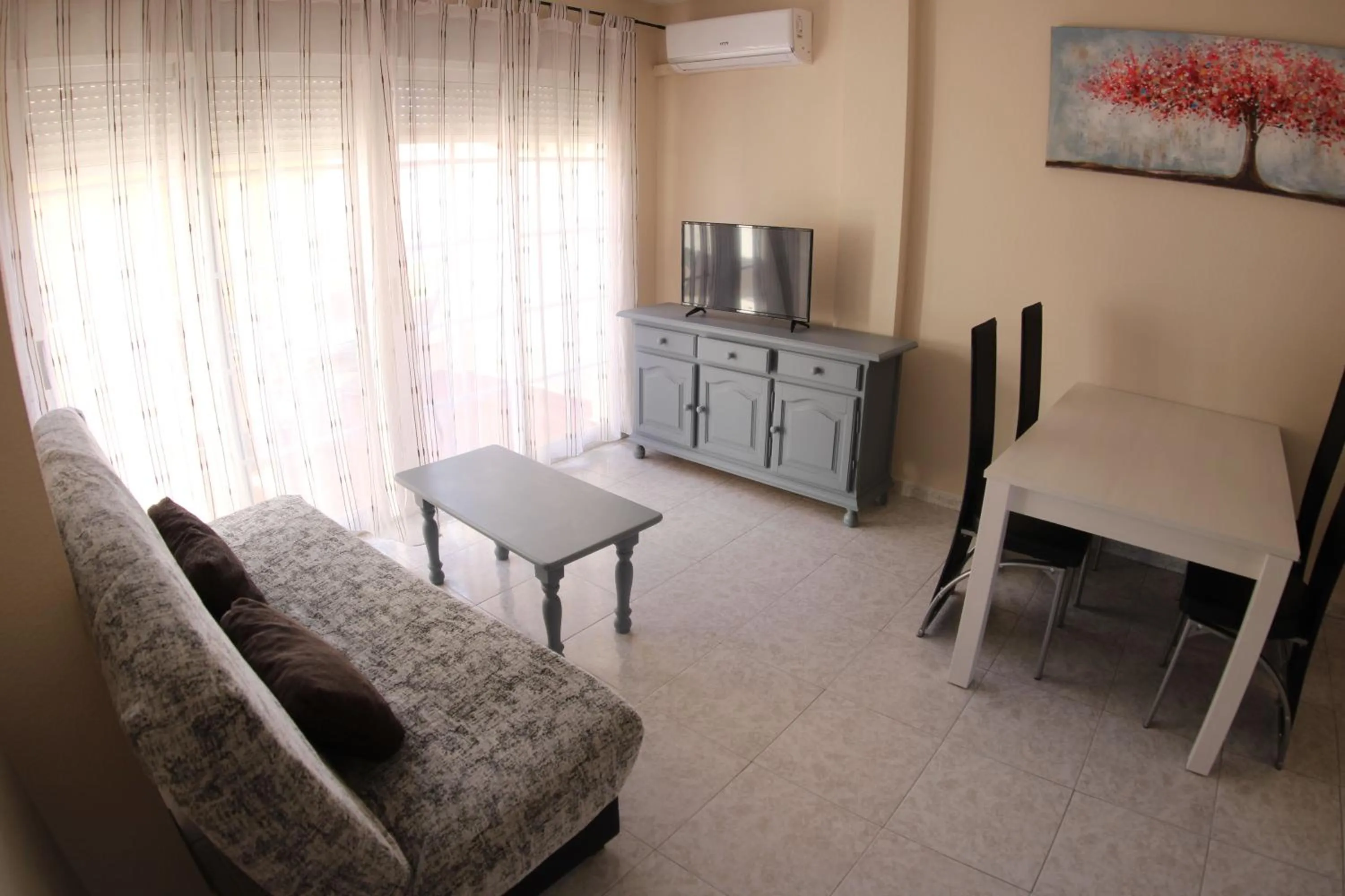 TV and multimedia in Apartamentos Marina Internacional