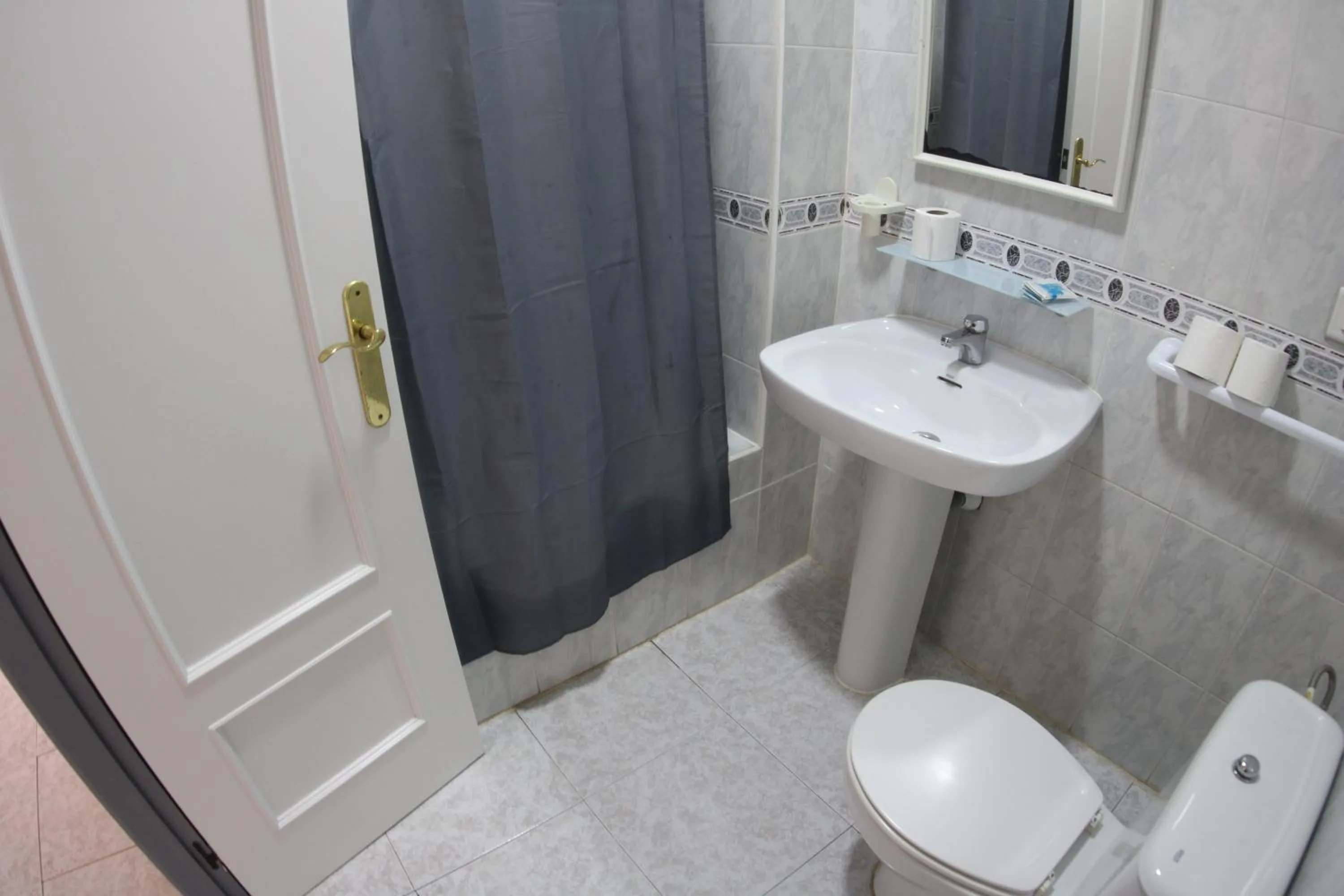 Toilet in Apartamentos Marina Internacional