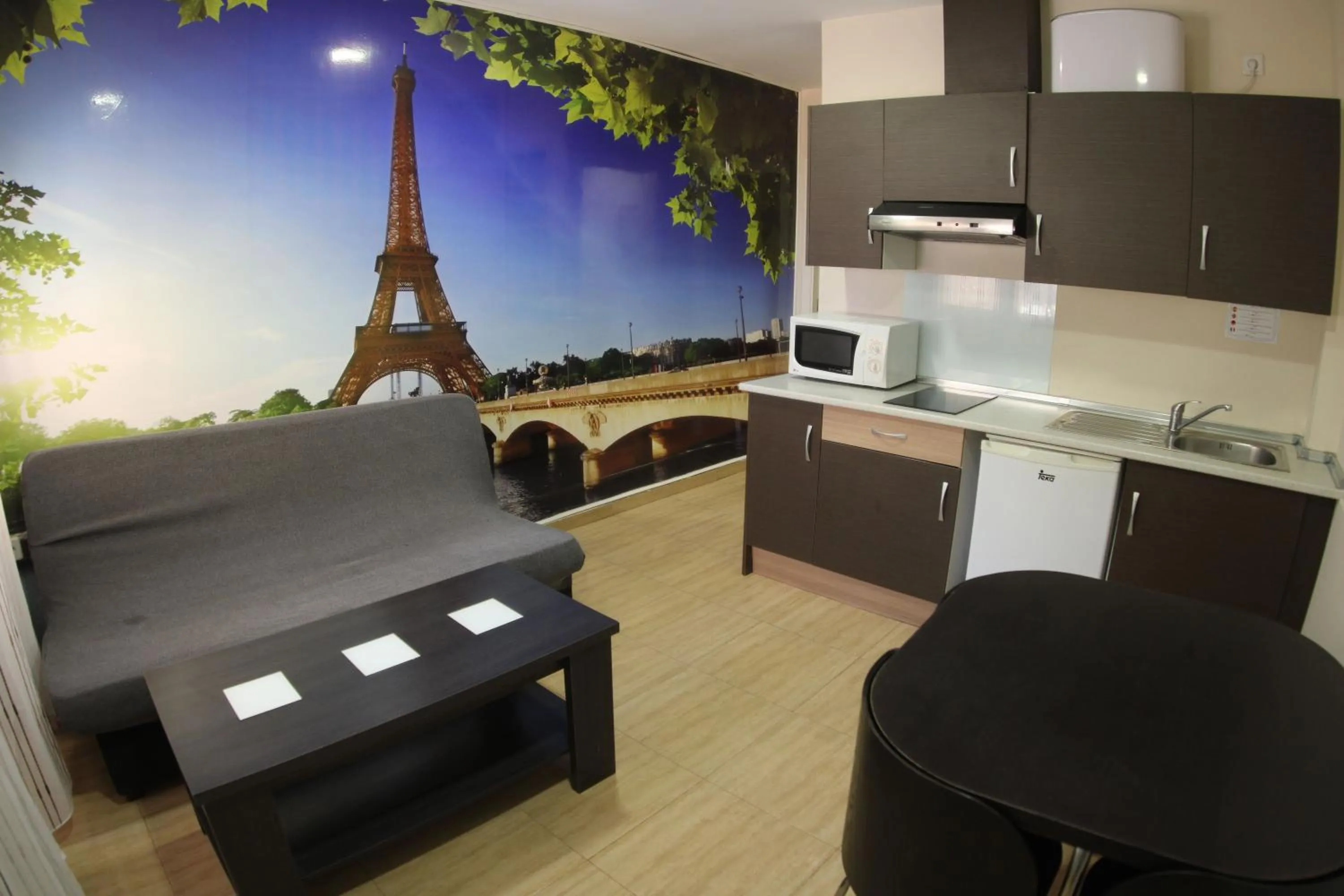 TV and multimedia in Apartamentos Marina Internacional