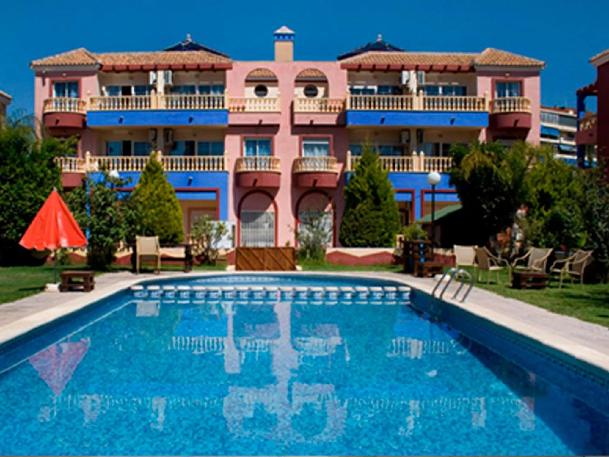 Swimming pool in Apartamentos Marina Internacional