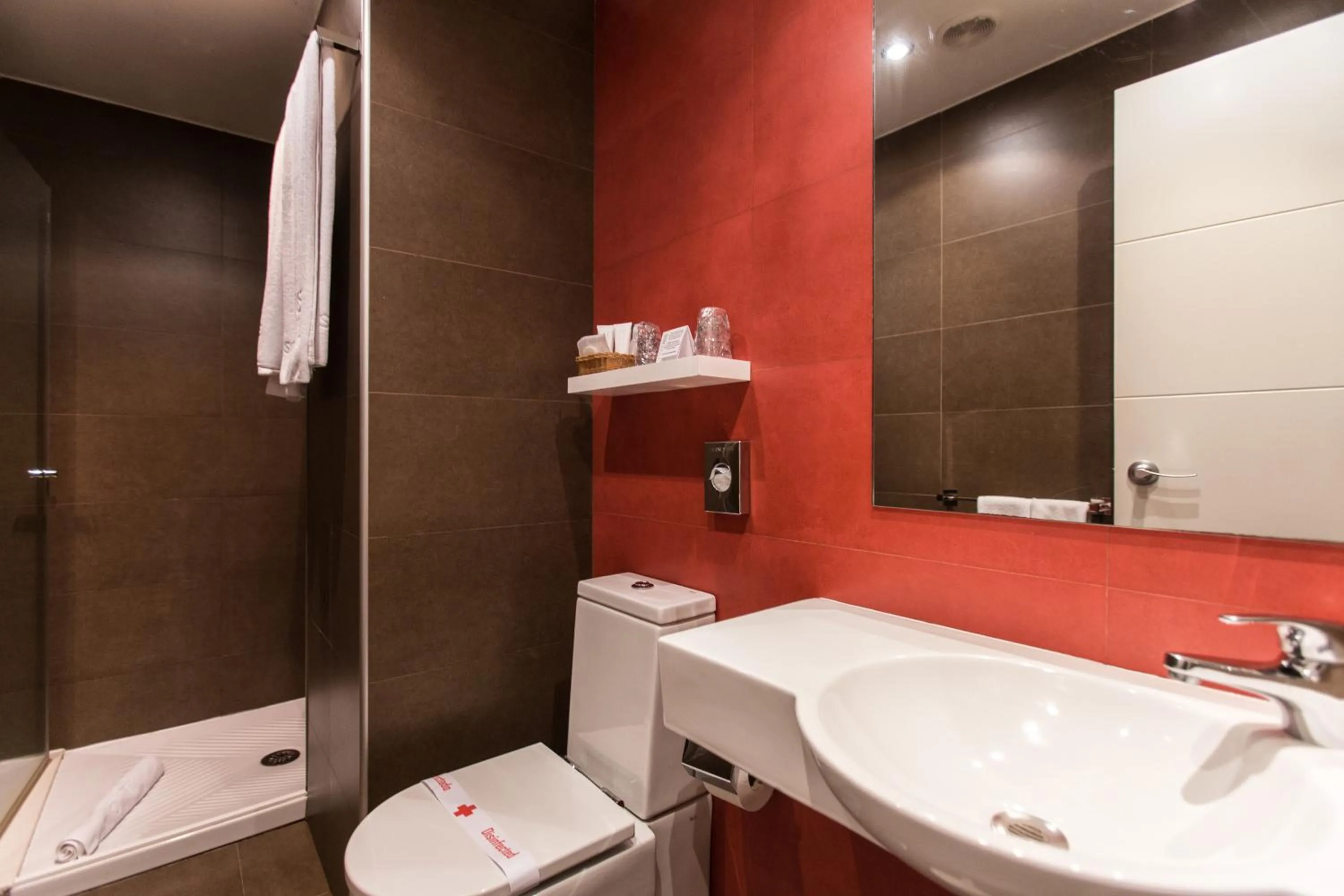 Bathroom in Hotel Alda San Carlos