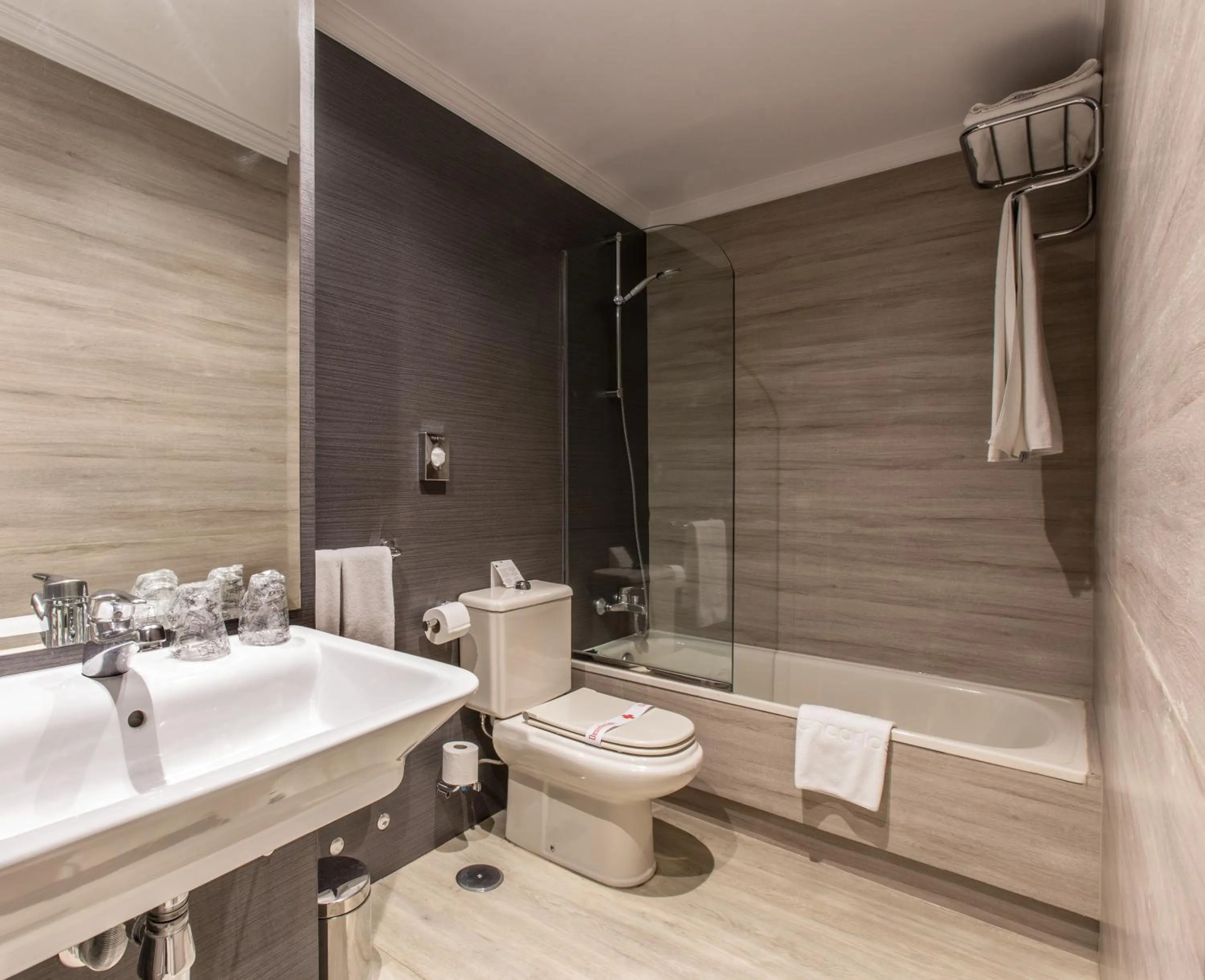 Bathroom in Hotel Alda San Carlos