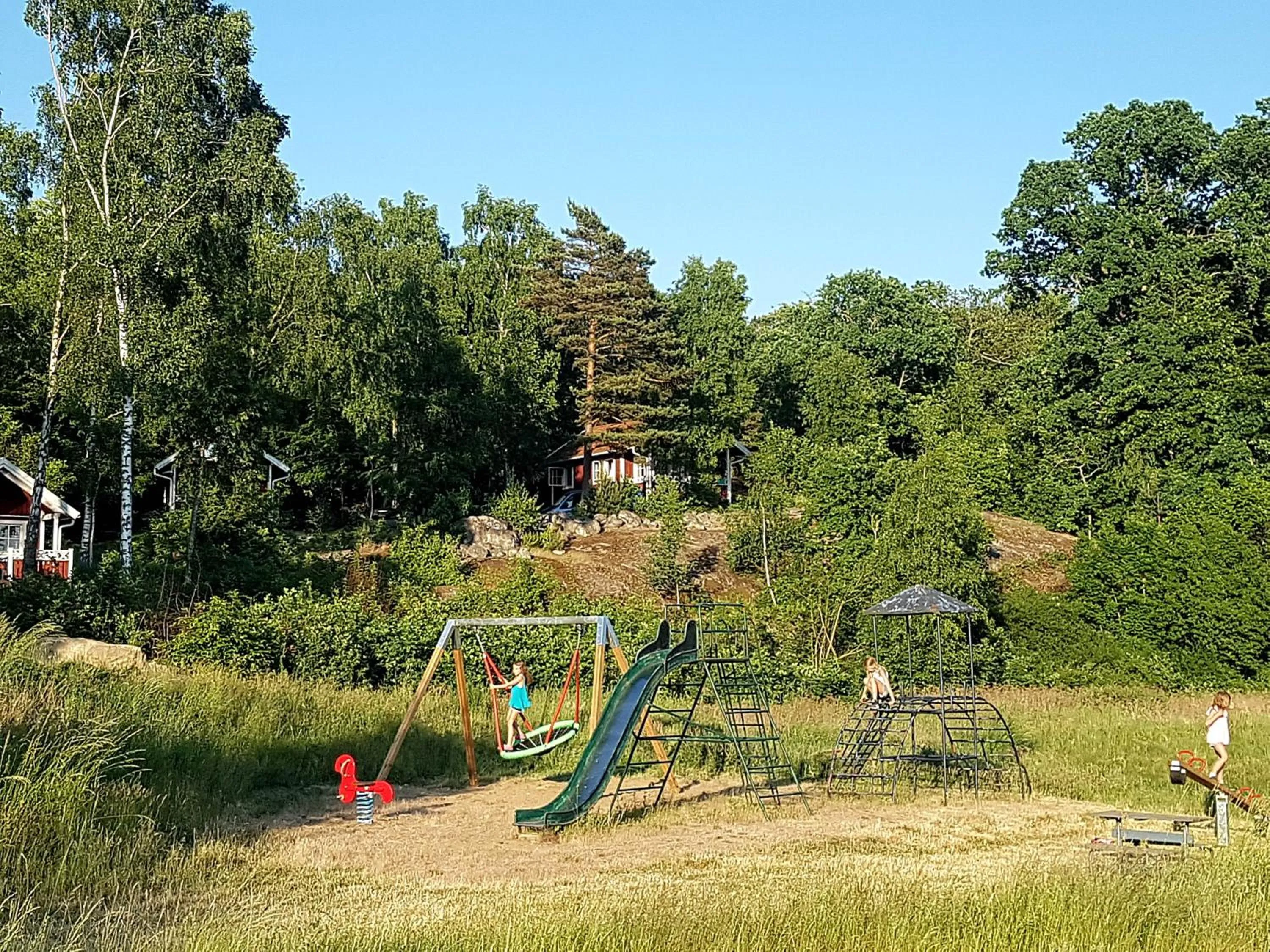 Children play ground in Svalemåla Stugby