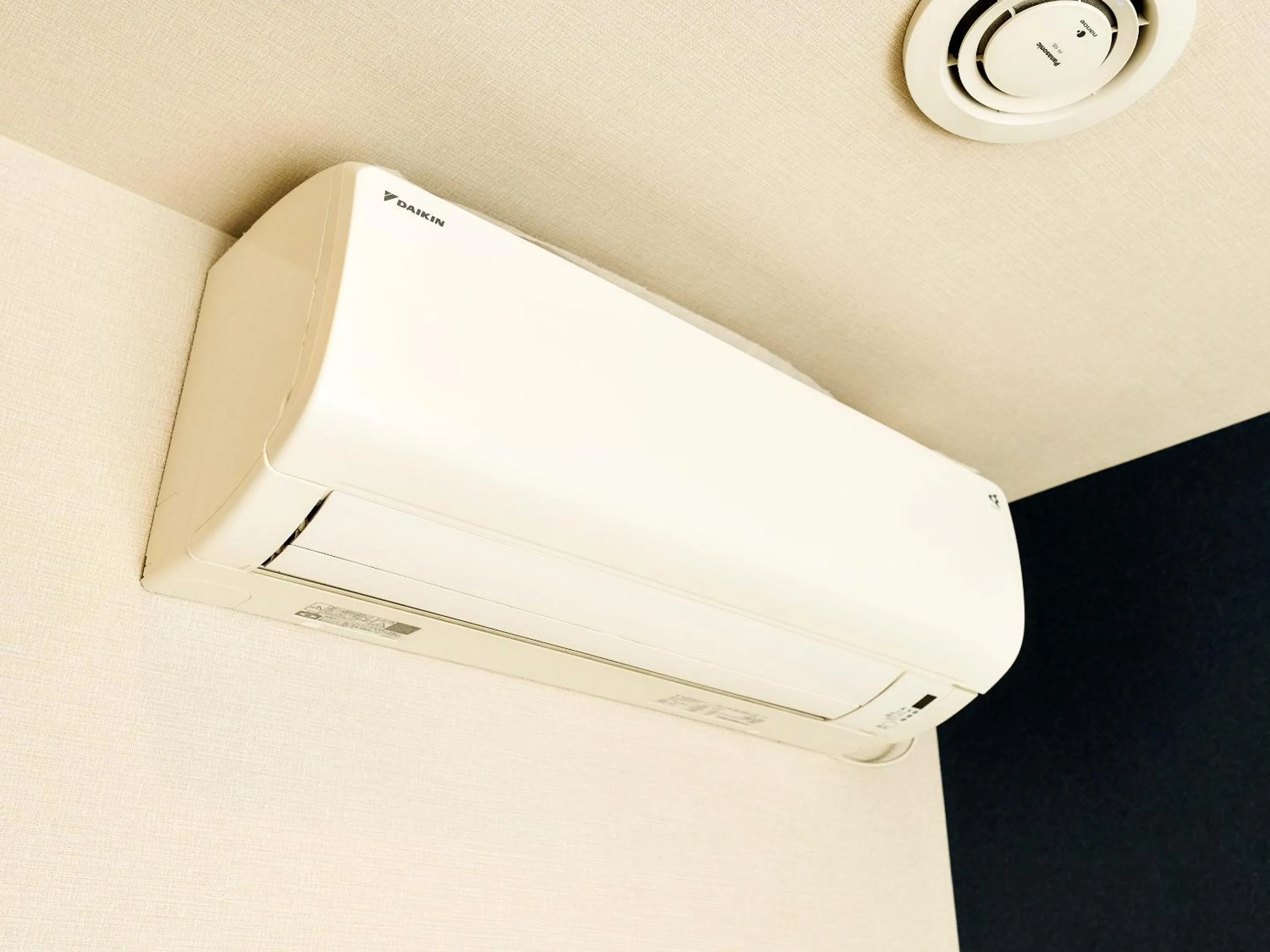 air conditioner in Hotel Meldia Kyotoshijoomiya