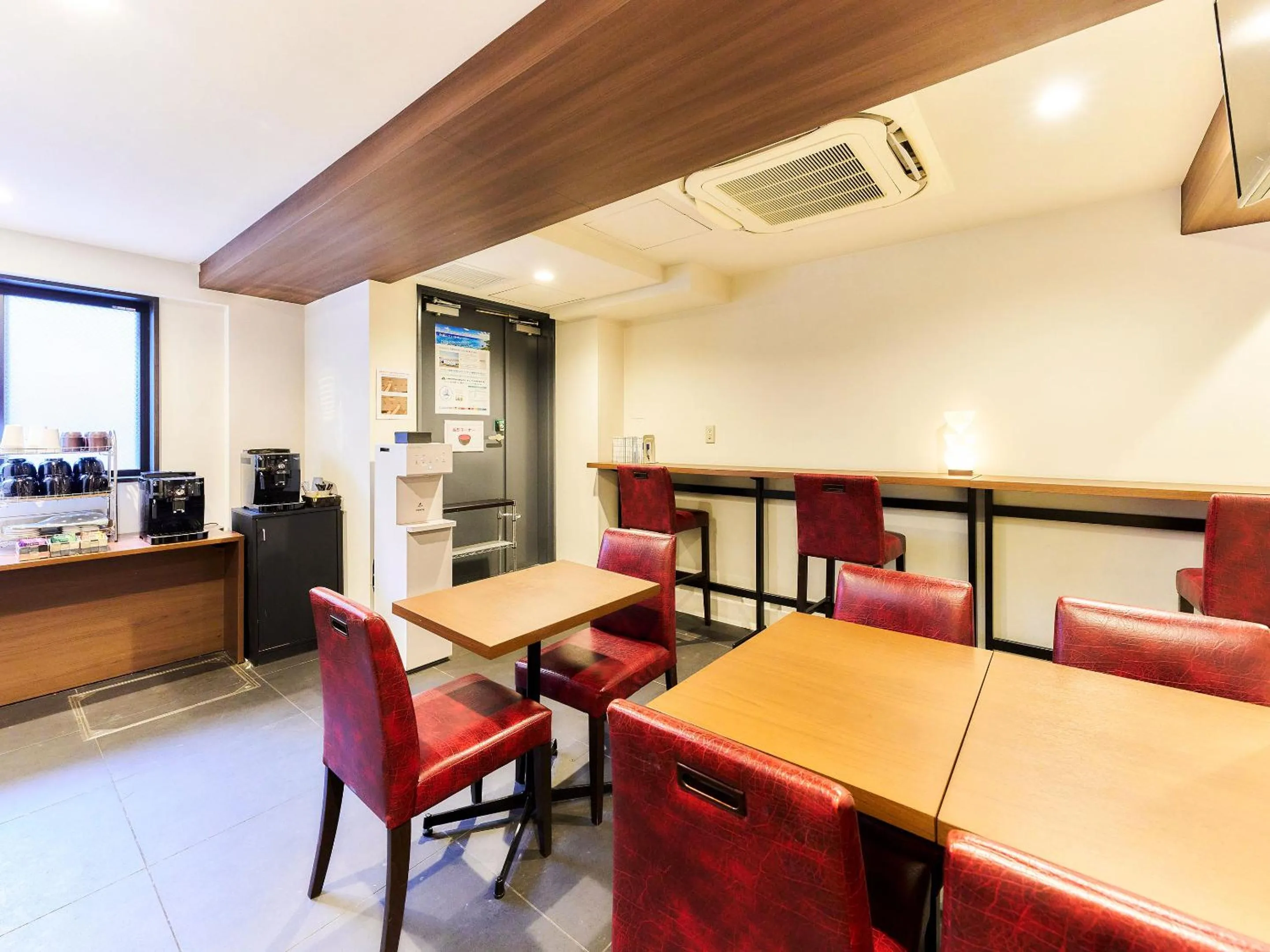 Communal lounge/ TV room in Hotel Meldia Kyotoshijoomiya