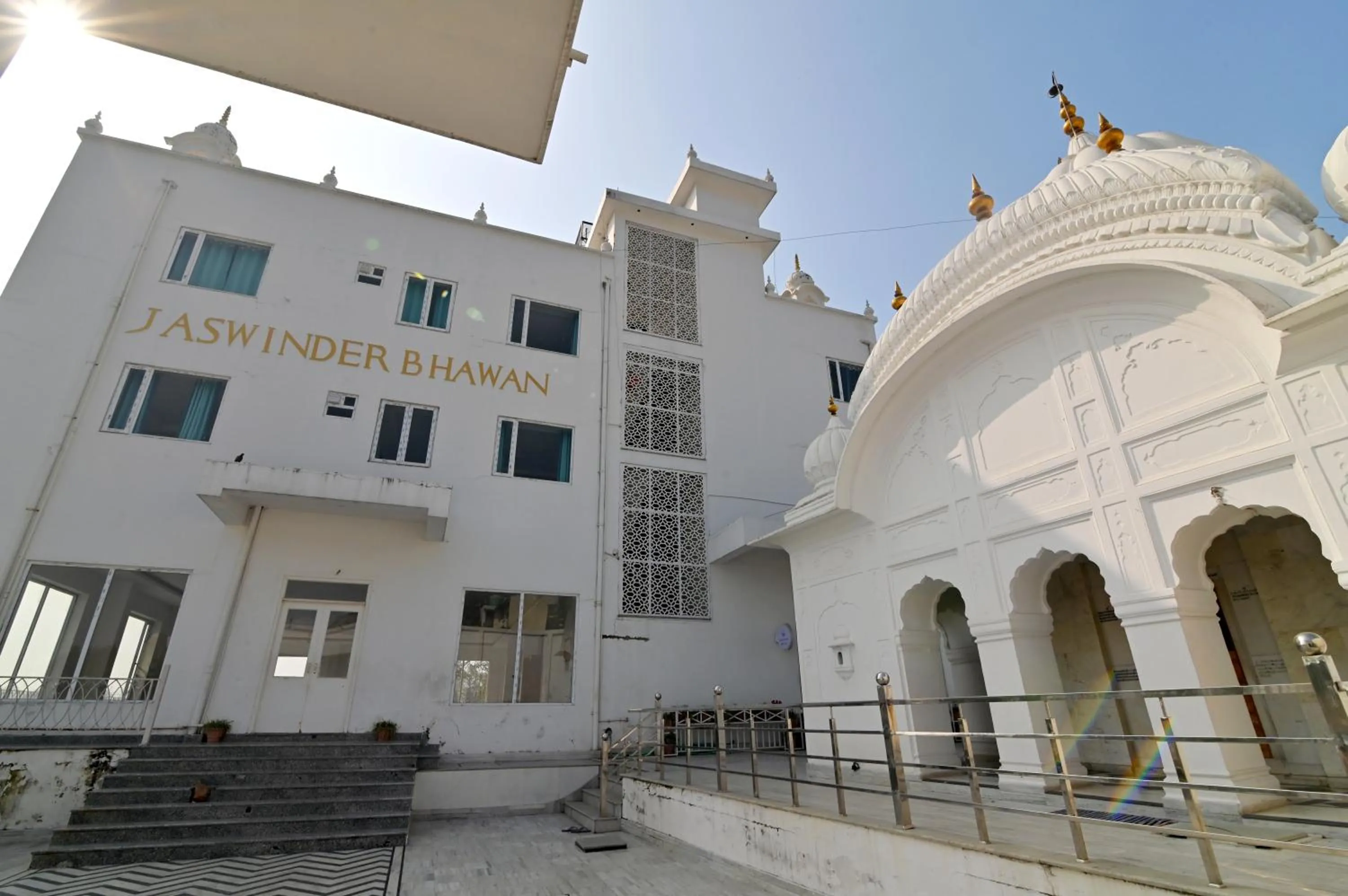 Facade/entrance in Jaswinder Bhawan - By The Ganges