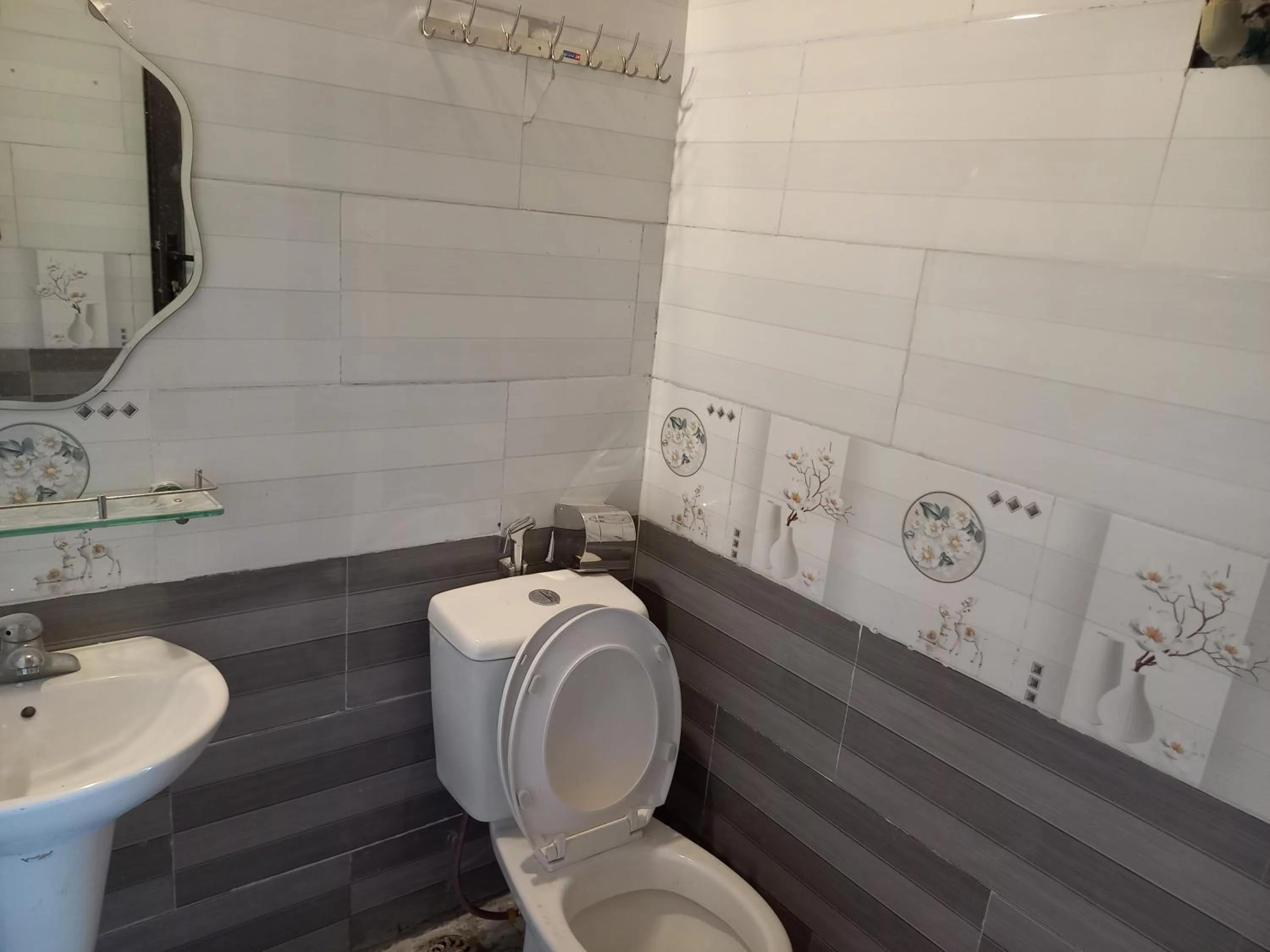 Shower in Retreat Home Bản Dọi Mộc Châu
