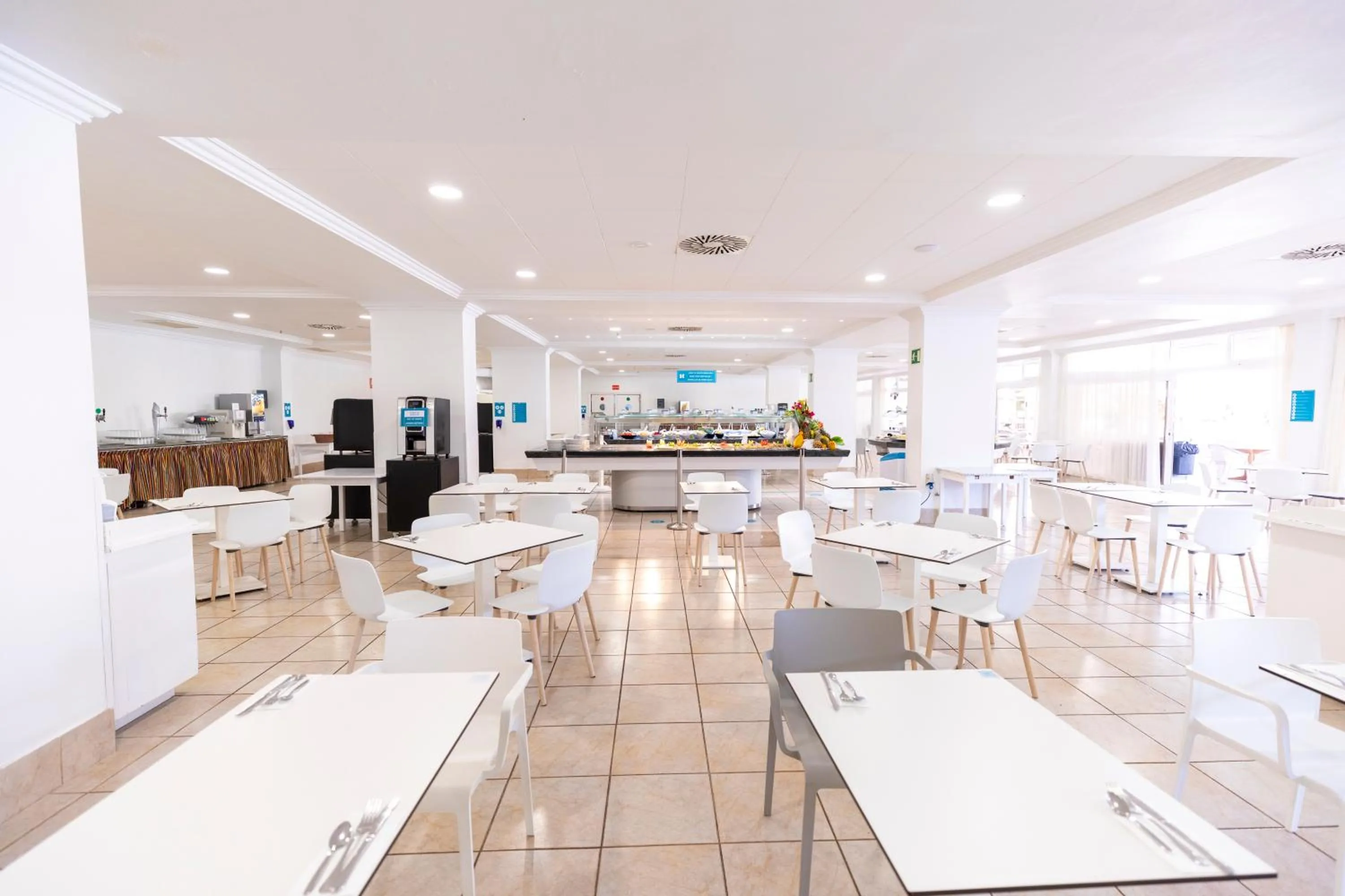 Restaurant/places to eat in Complejo BLUESEA Puerto Resort compuesto por Hotel Canarife y Bonanza Palace