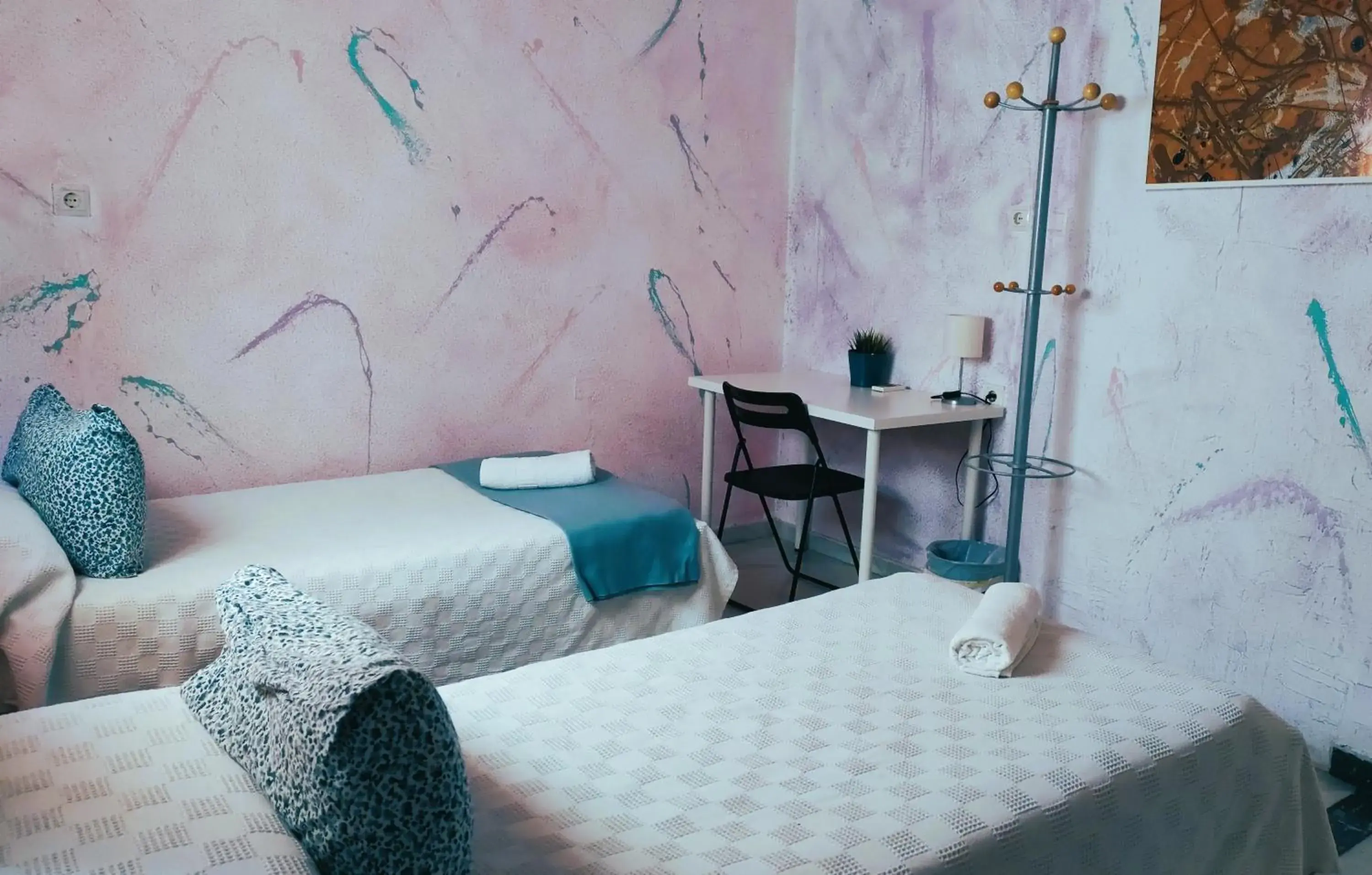 Basic Triple Room with Shared Bathroom in SevillaDream Basic Triple Room with Shared Bathroom in SevillaDream