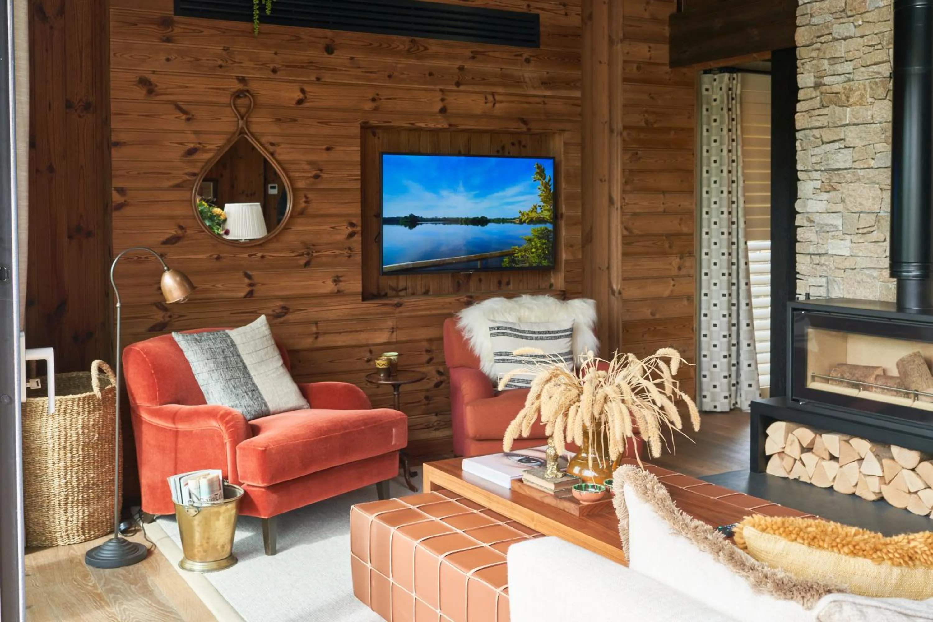 TV and multimedia in The Lakes By YOO