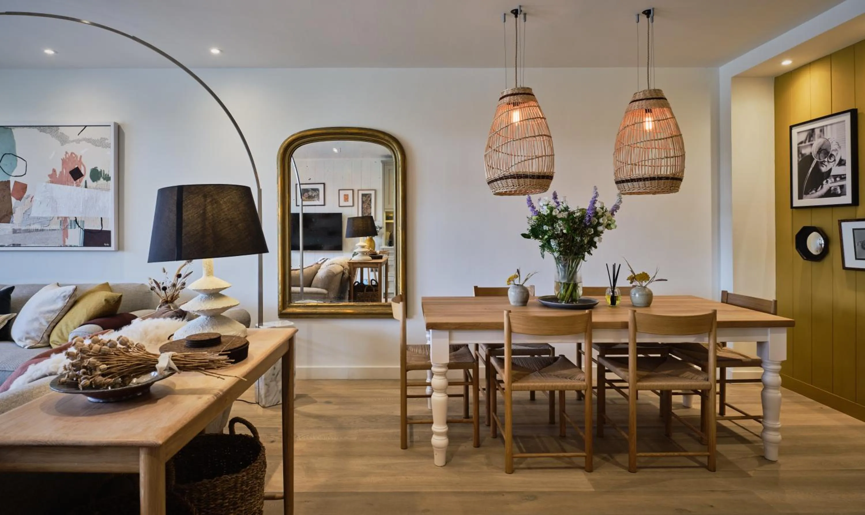 Living room in The Lakes By YOO