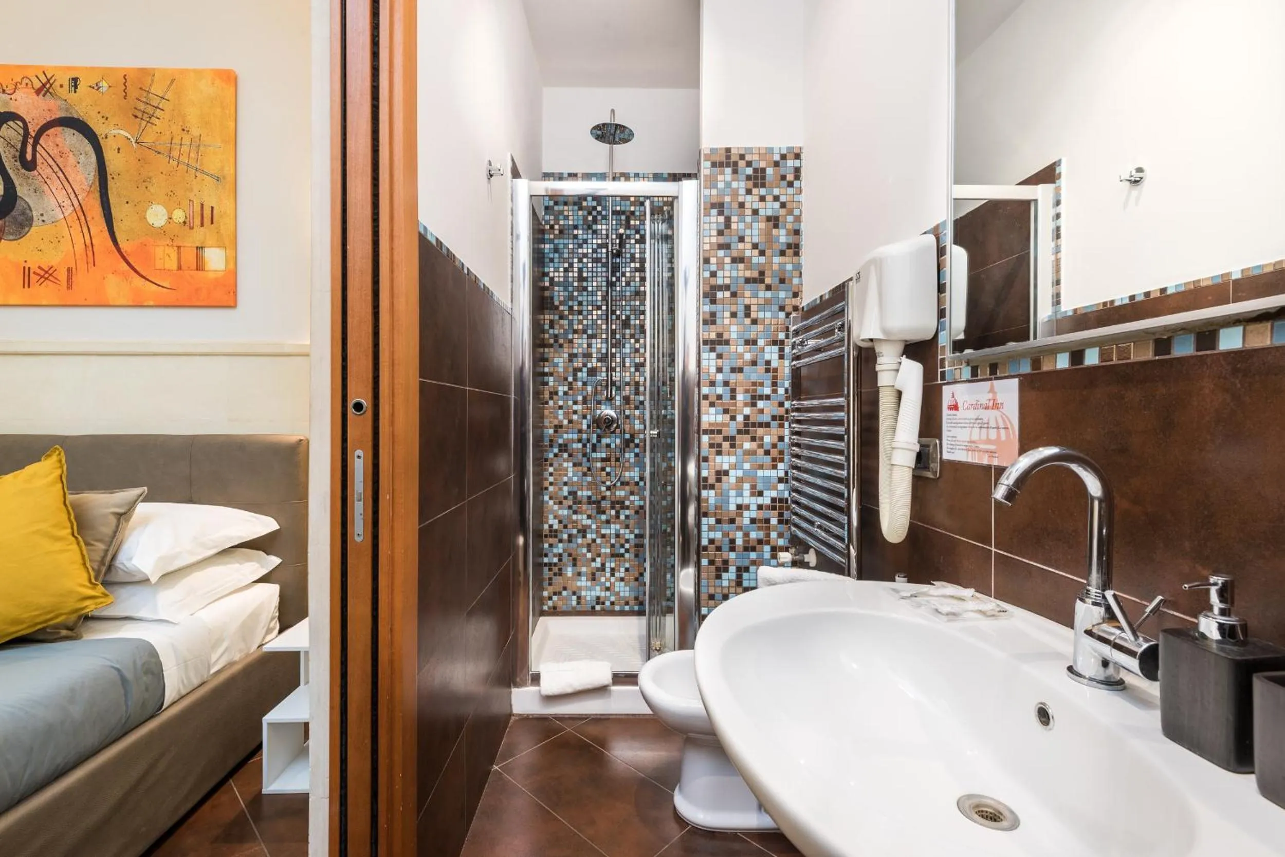 Shower in Cardinal Vatican Inn