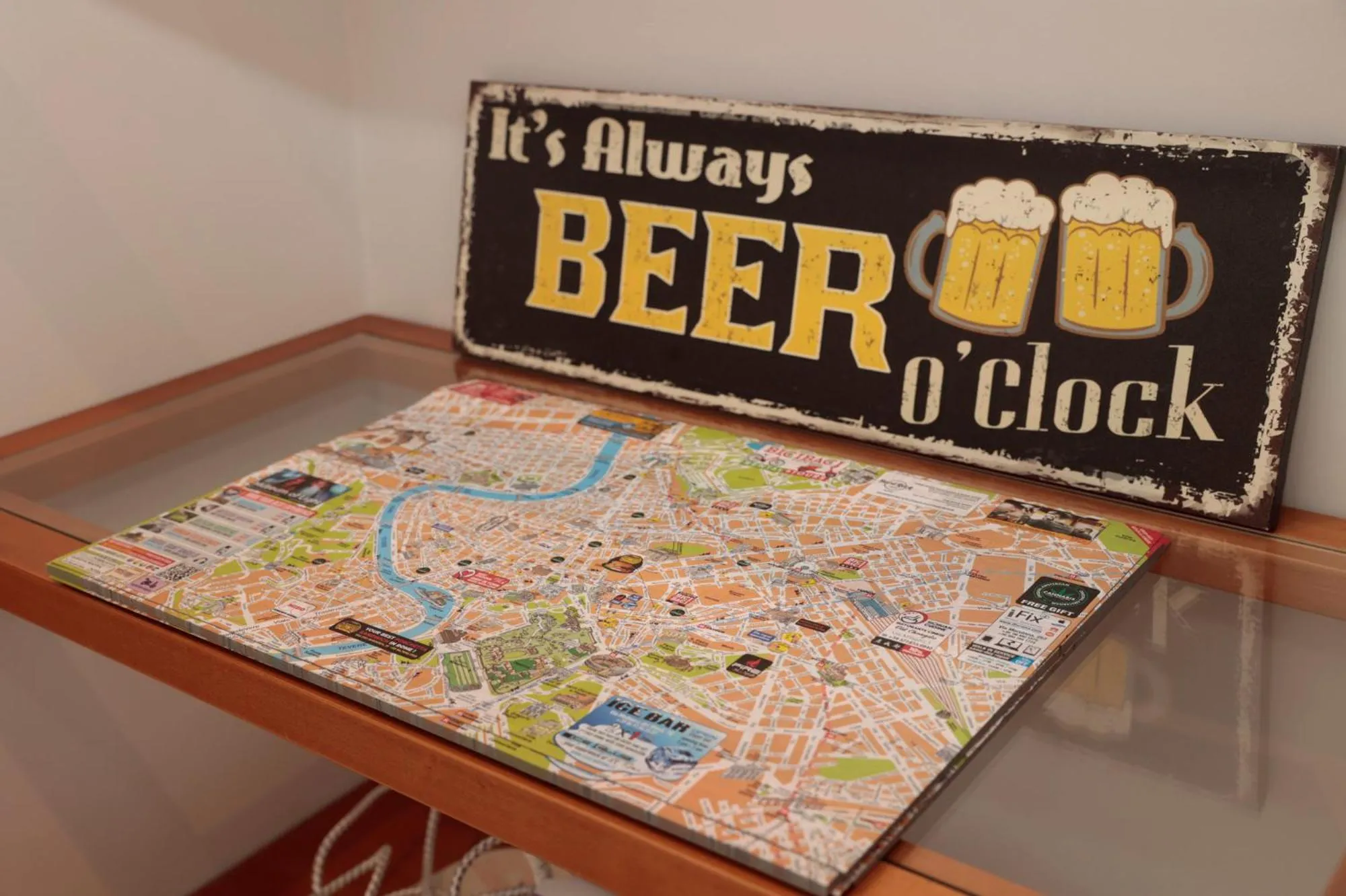 Logo/Certificate/Sign in Cardinal Vatican Inn