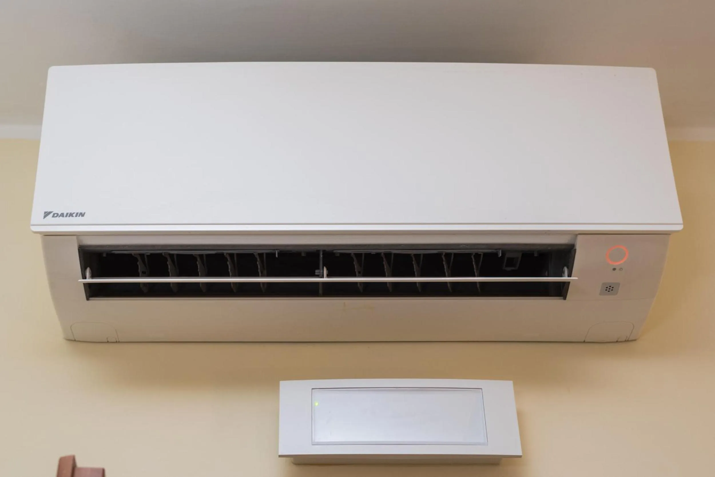 air conditioner in Cardinal Vatican Inn