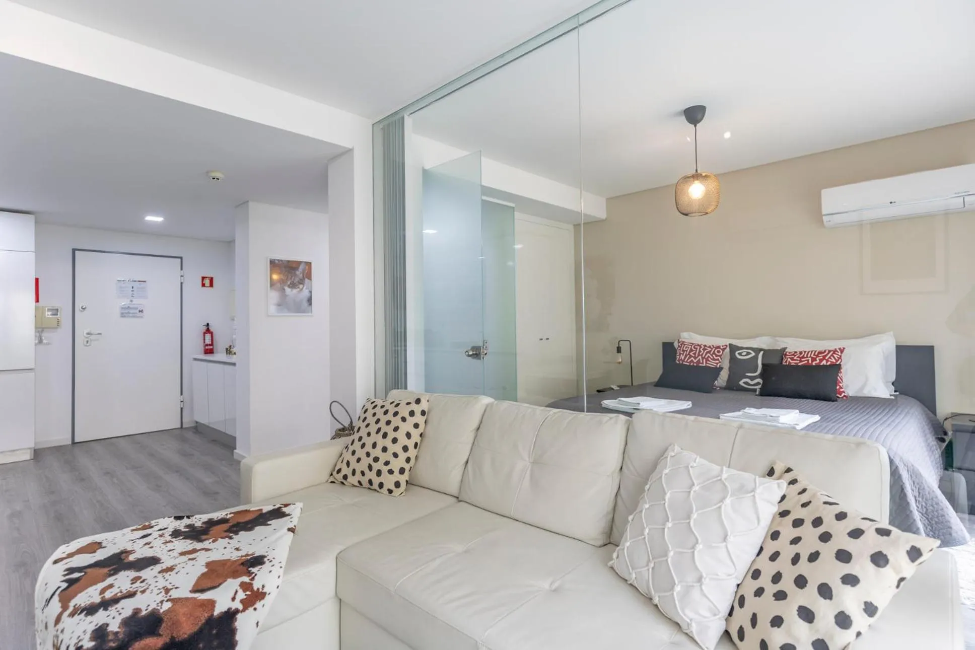 Cliffs Apartment - Astonishing view over Sesimbra bay by Trip2Portugal