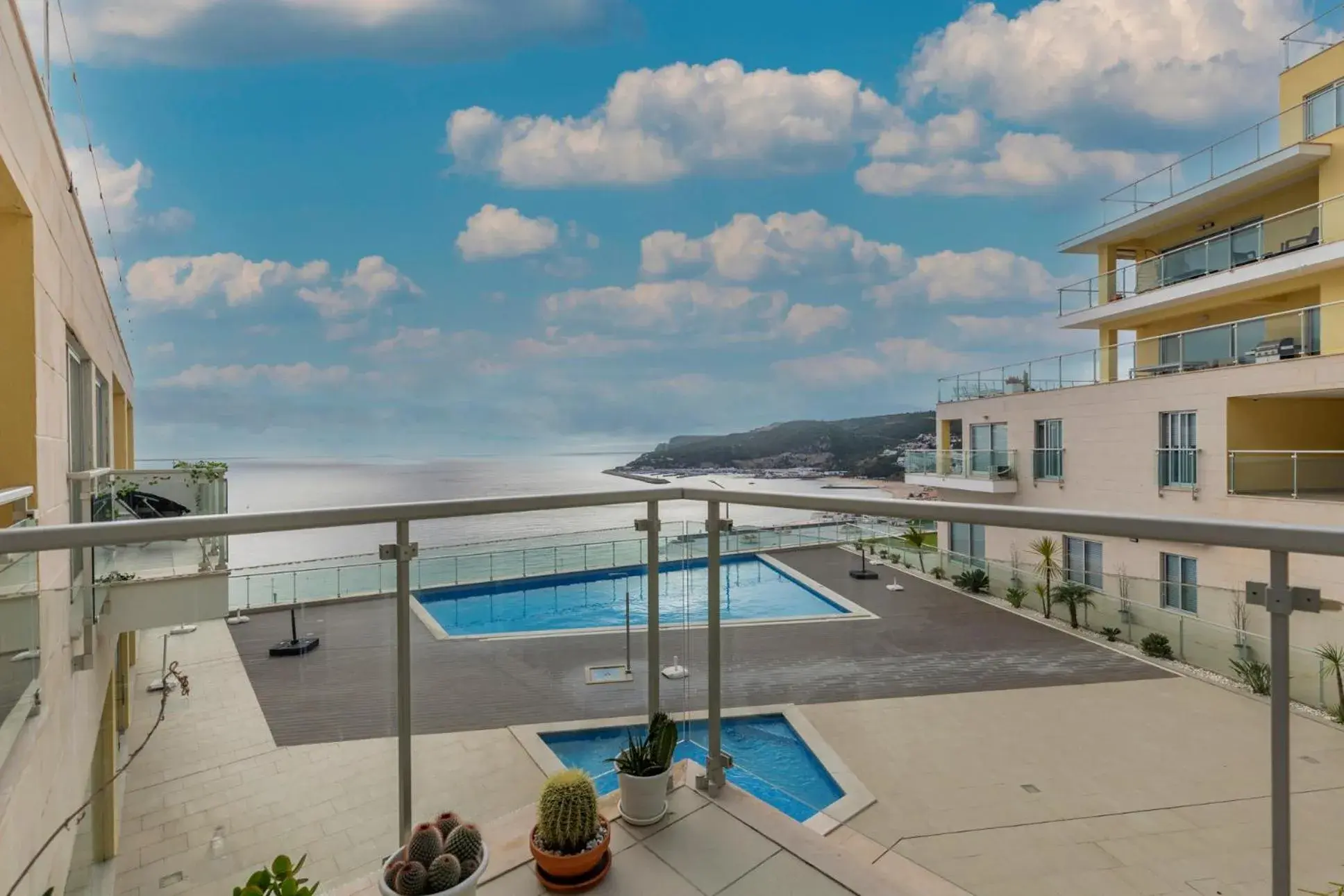 Cliffs Apartment - Astonishing view over Sesimbra bay by Trip2Portugal Cliffs Apartment - Astonishing view over Sesimbra bay by Trip2Portugal