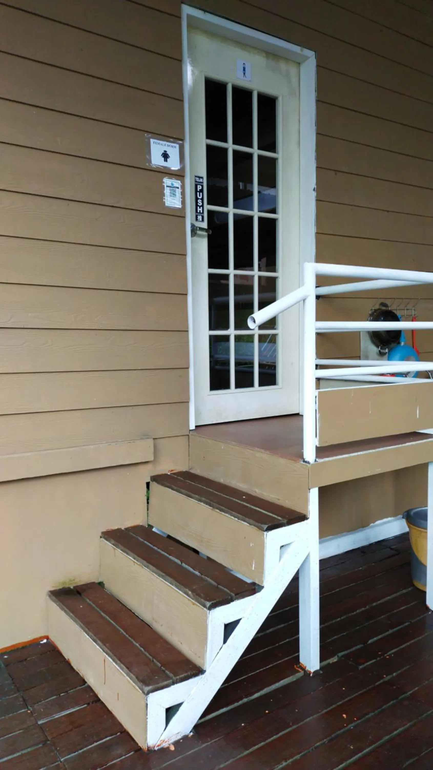 bunk bed in Happy Garden