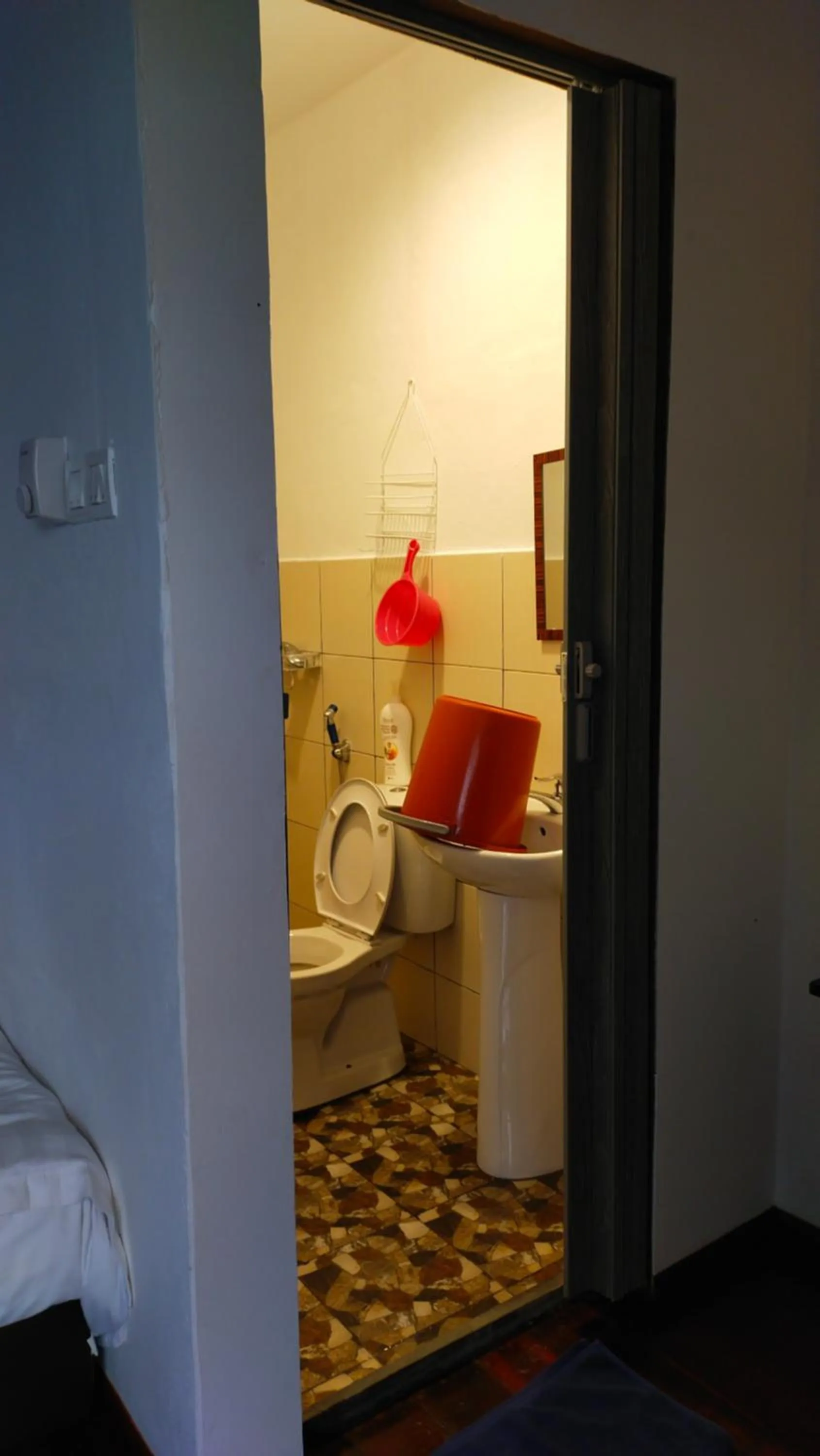 Toilet in Happy Garden