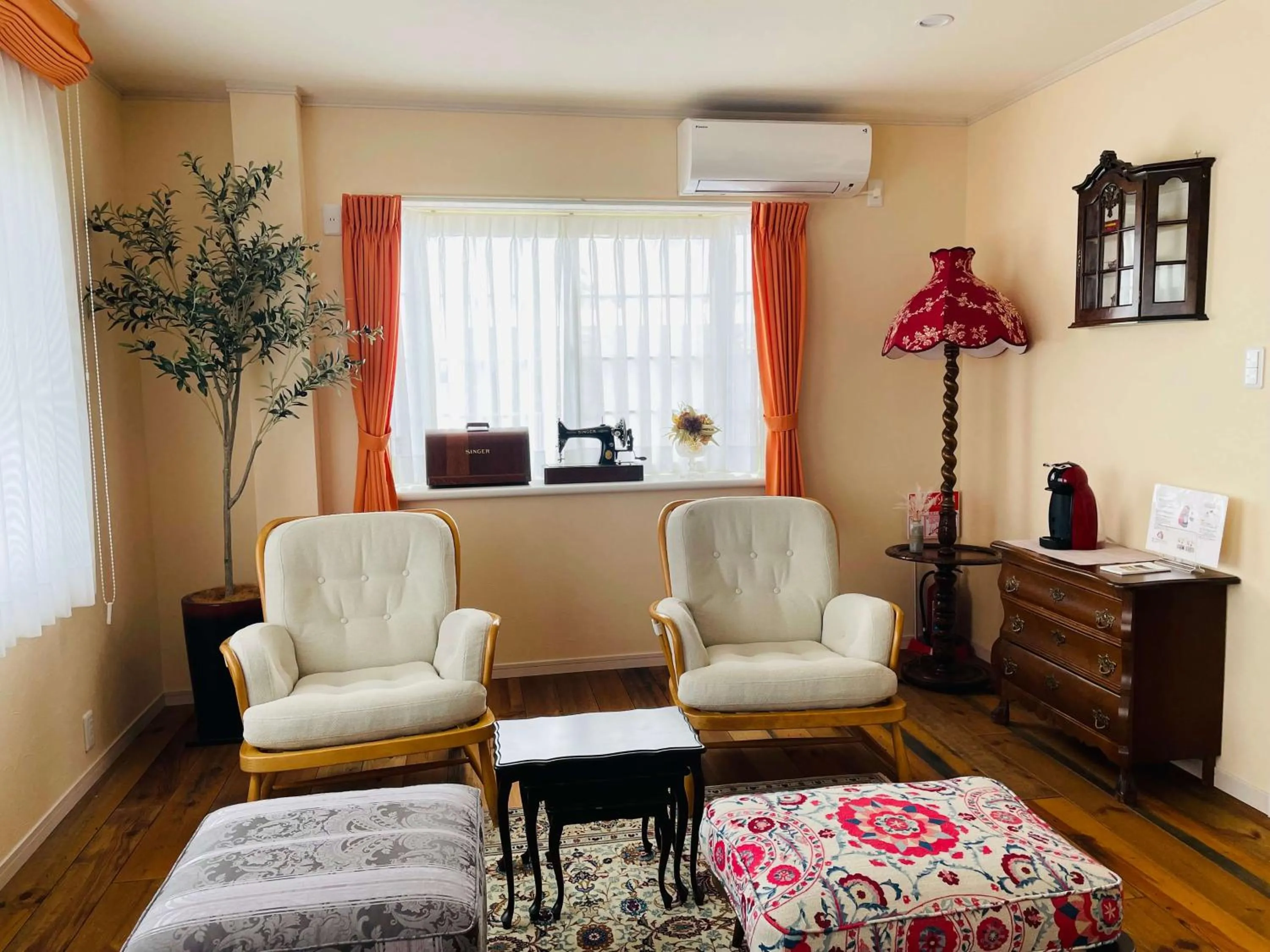 Living room in La Krasse Angelroad WEST