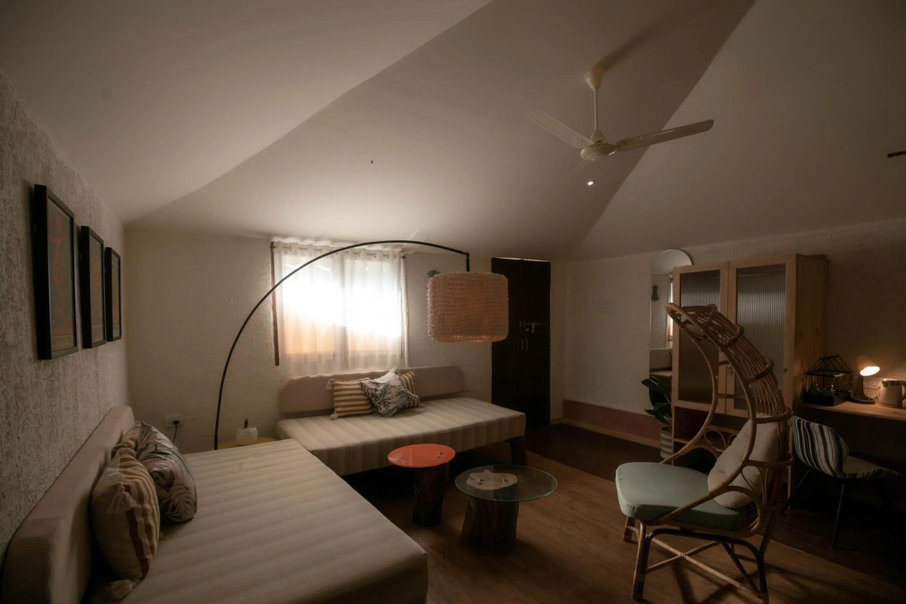 Living room, Bed in Circle