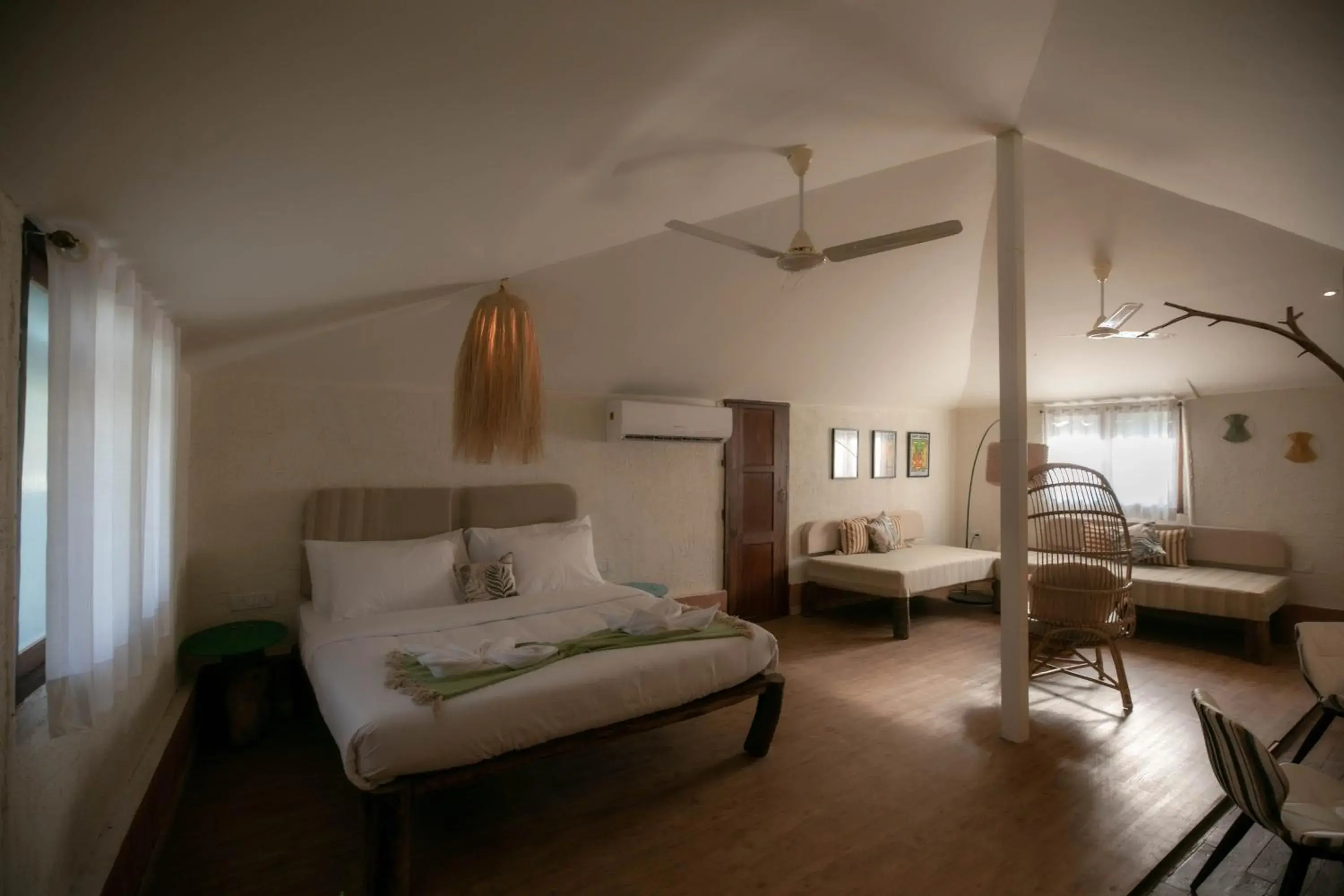 Junior Suite with Garden View - single occupancy in Circle Junior Suite with Garden View - single occupancy in Circle