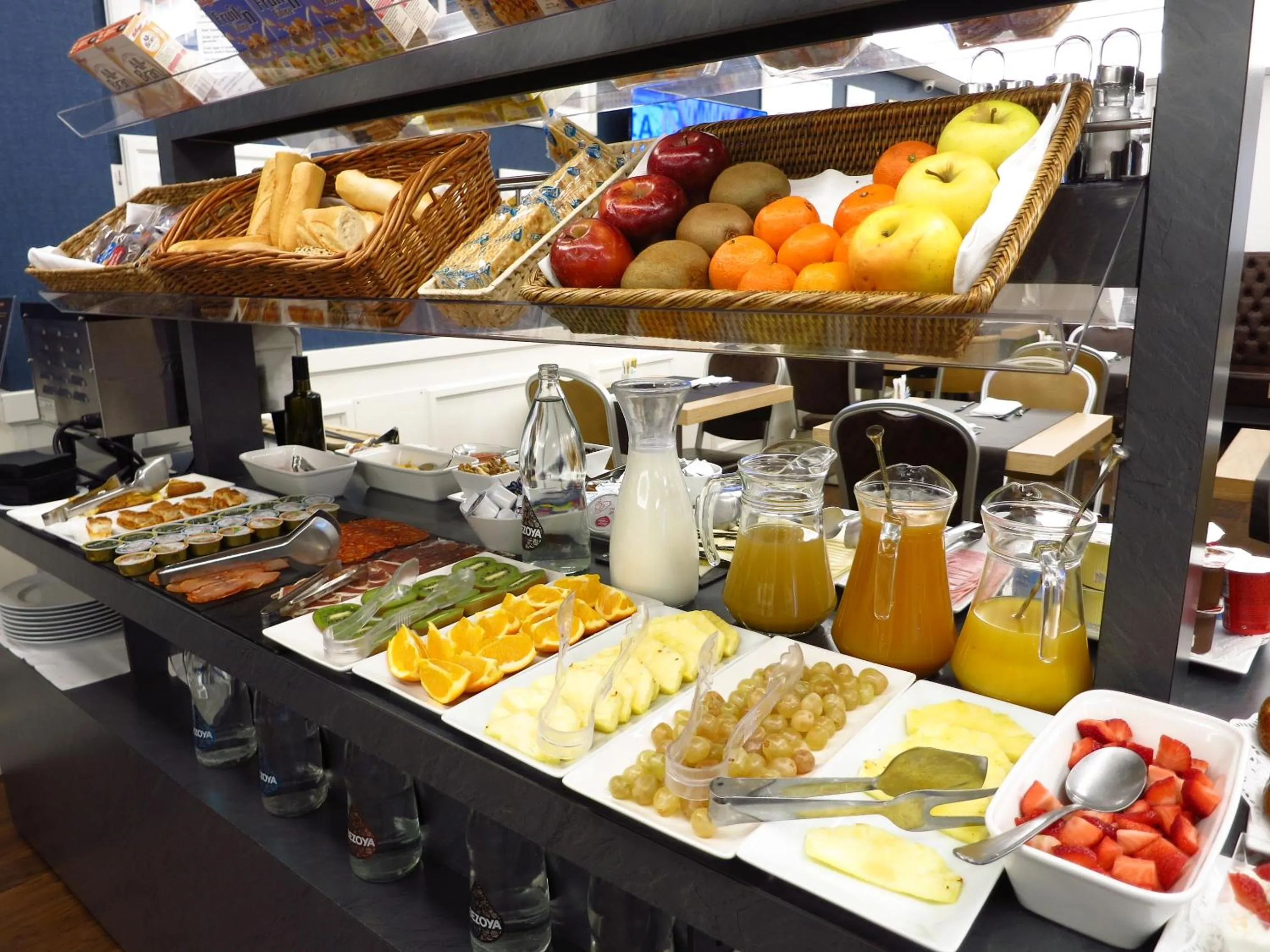 Breakfast in Hotel Boutique Atrio