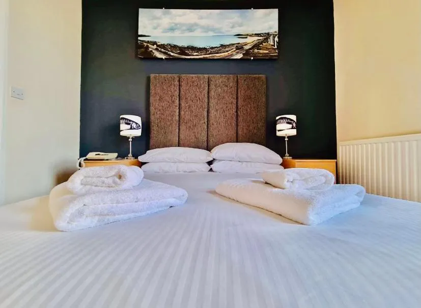 Bed in Membly Hall Hotel