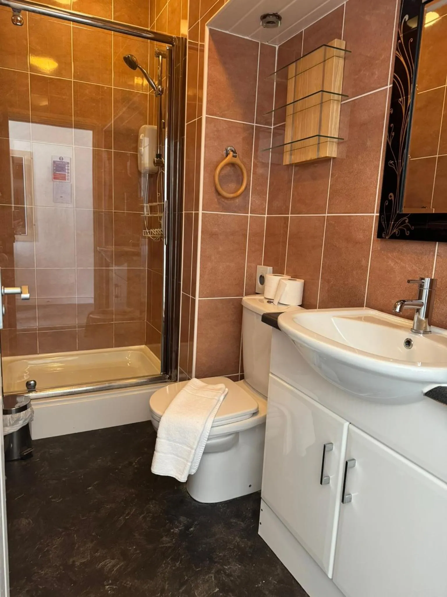 Shower in The Calder House Hotel