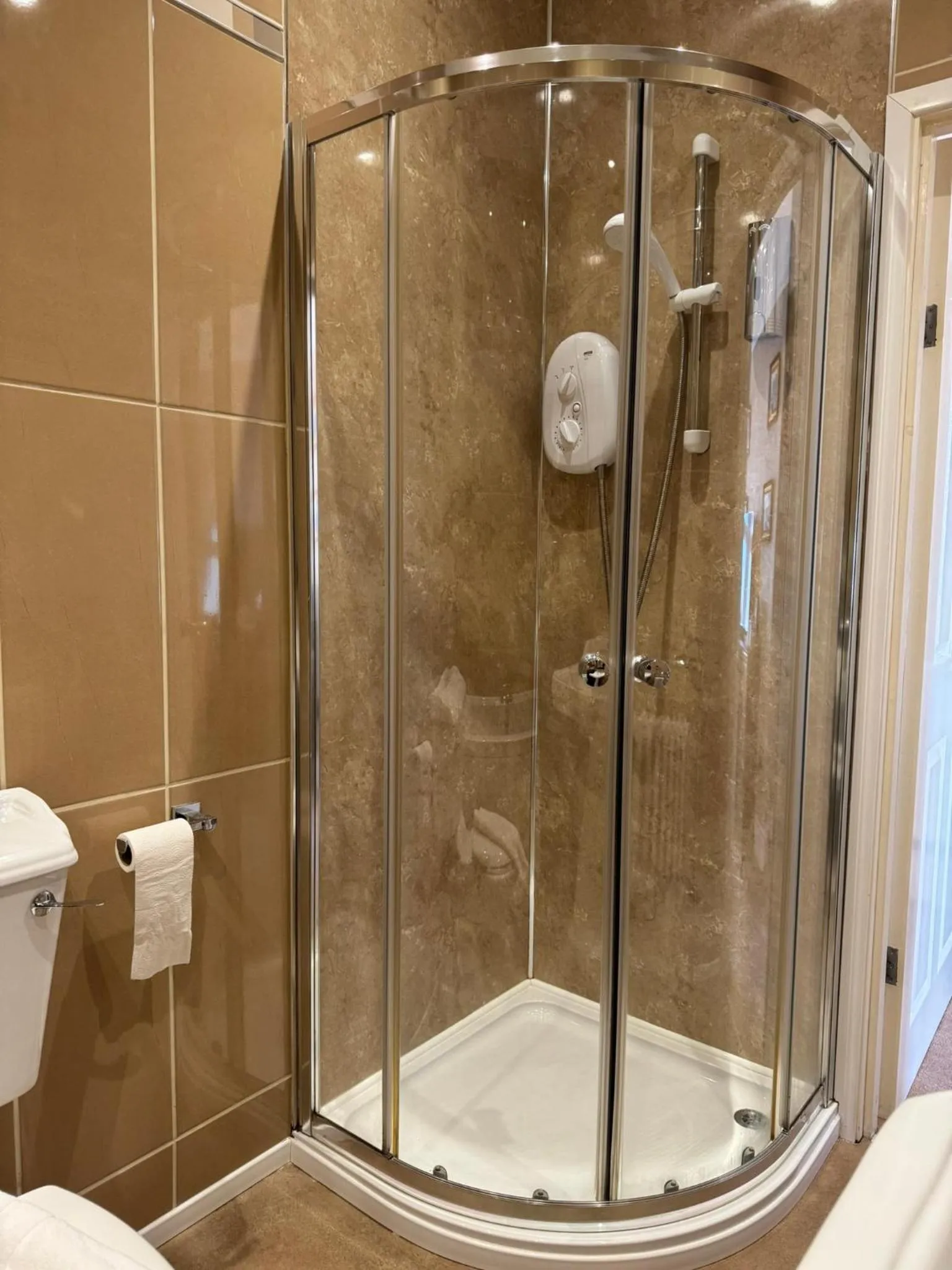 Shower in The Calder House Hotel