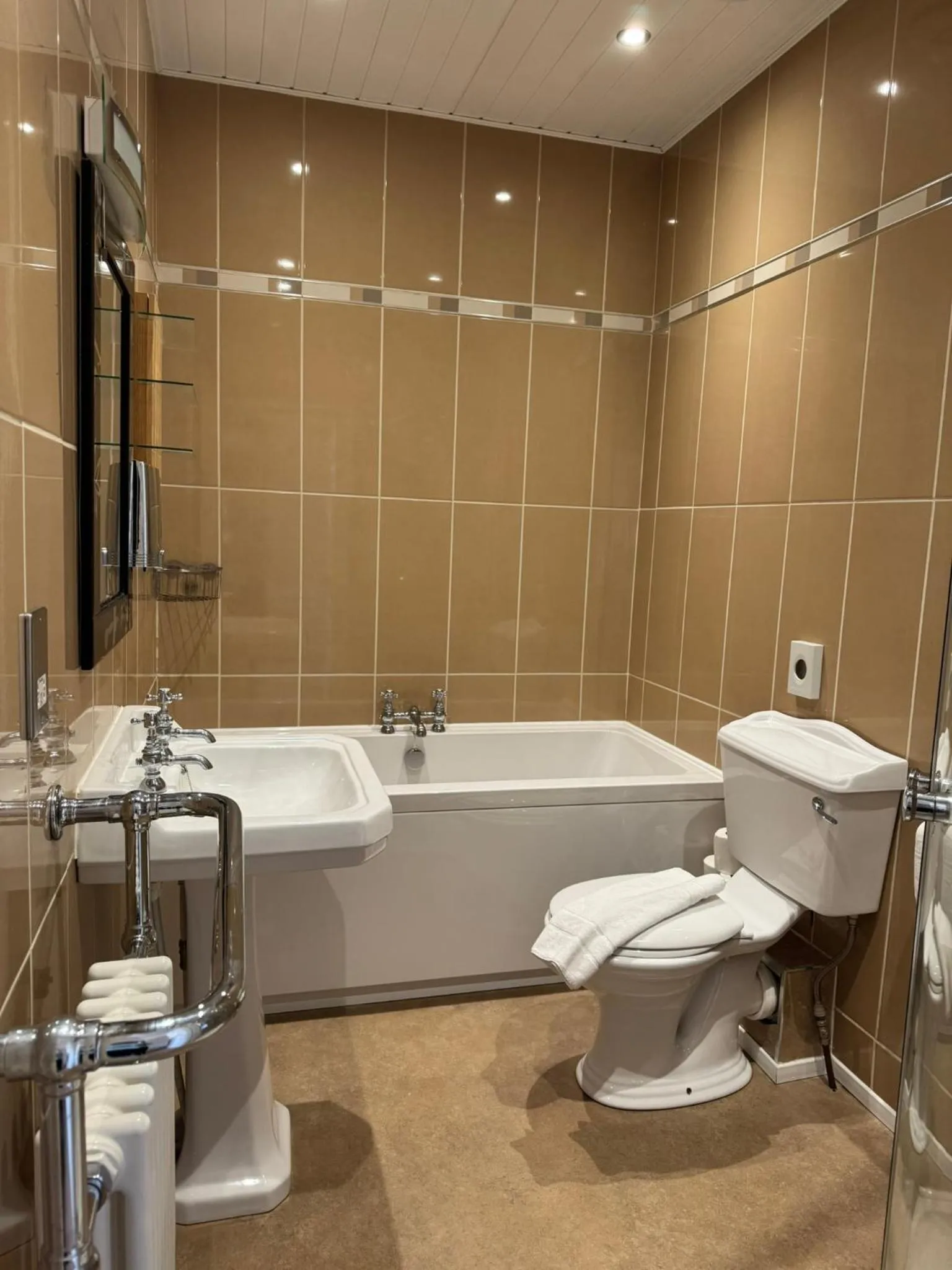 Toilet in The Calder House Hotel