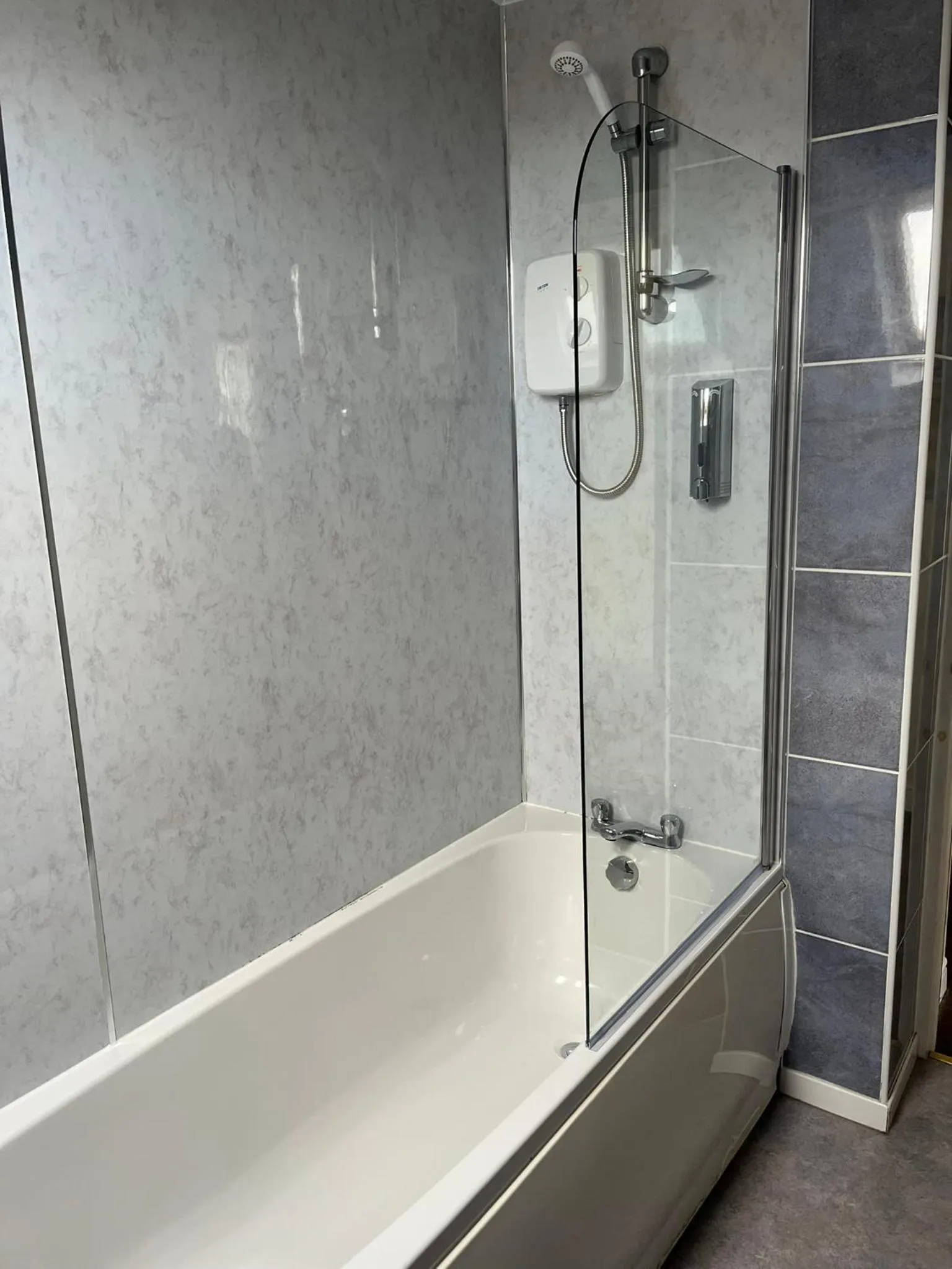 Shower in The Calder House Hotel